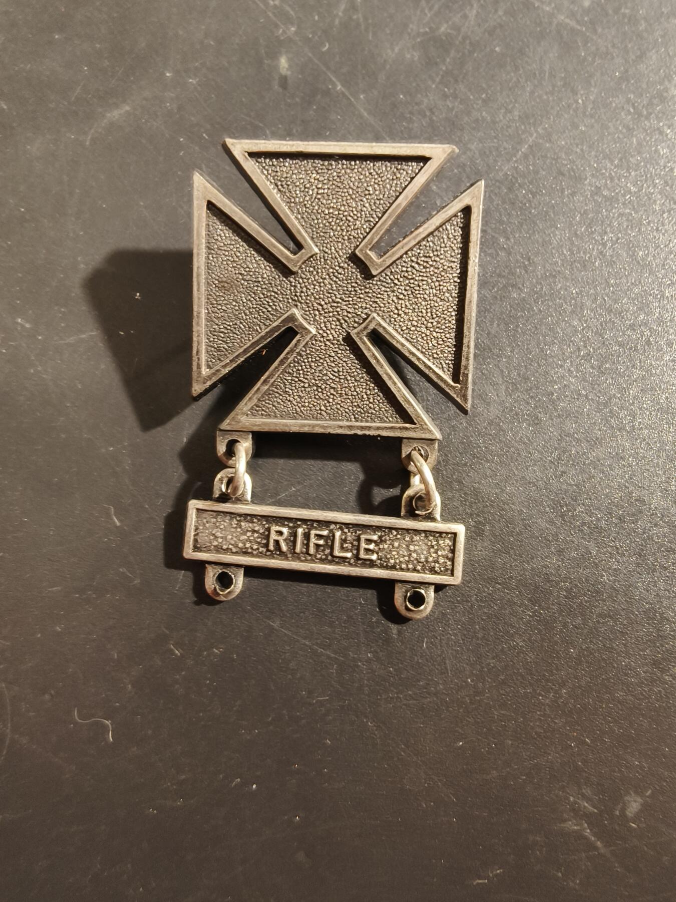 老王徽章第177期 美国陆军神射手技能章    步枪勋条