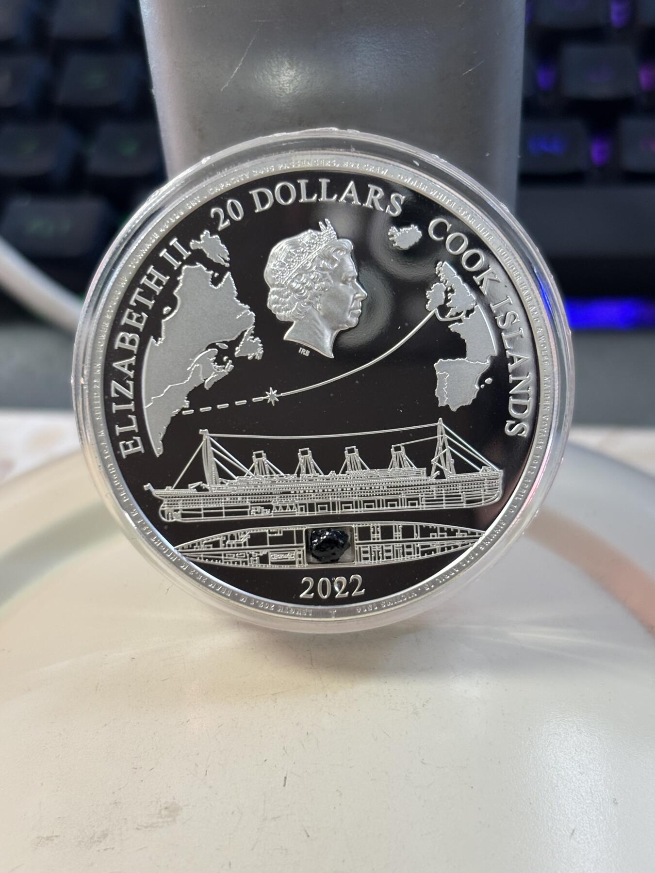 第188期拍卖 库克2022年泰坦尼克号110周年3盎司镶嵌煤块彩银币，999银，发行500枚