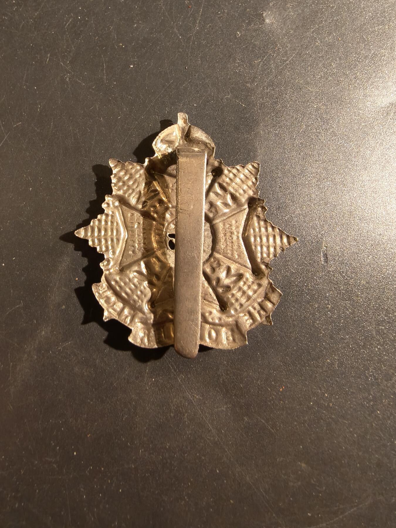 老王徽章第177期 英国国王边境步兵团帽徽    一战时期