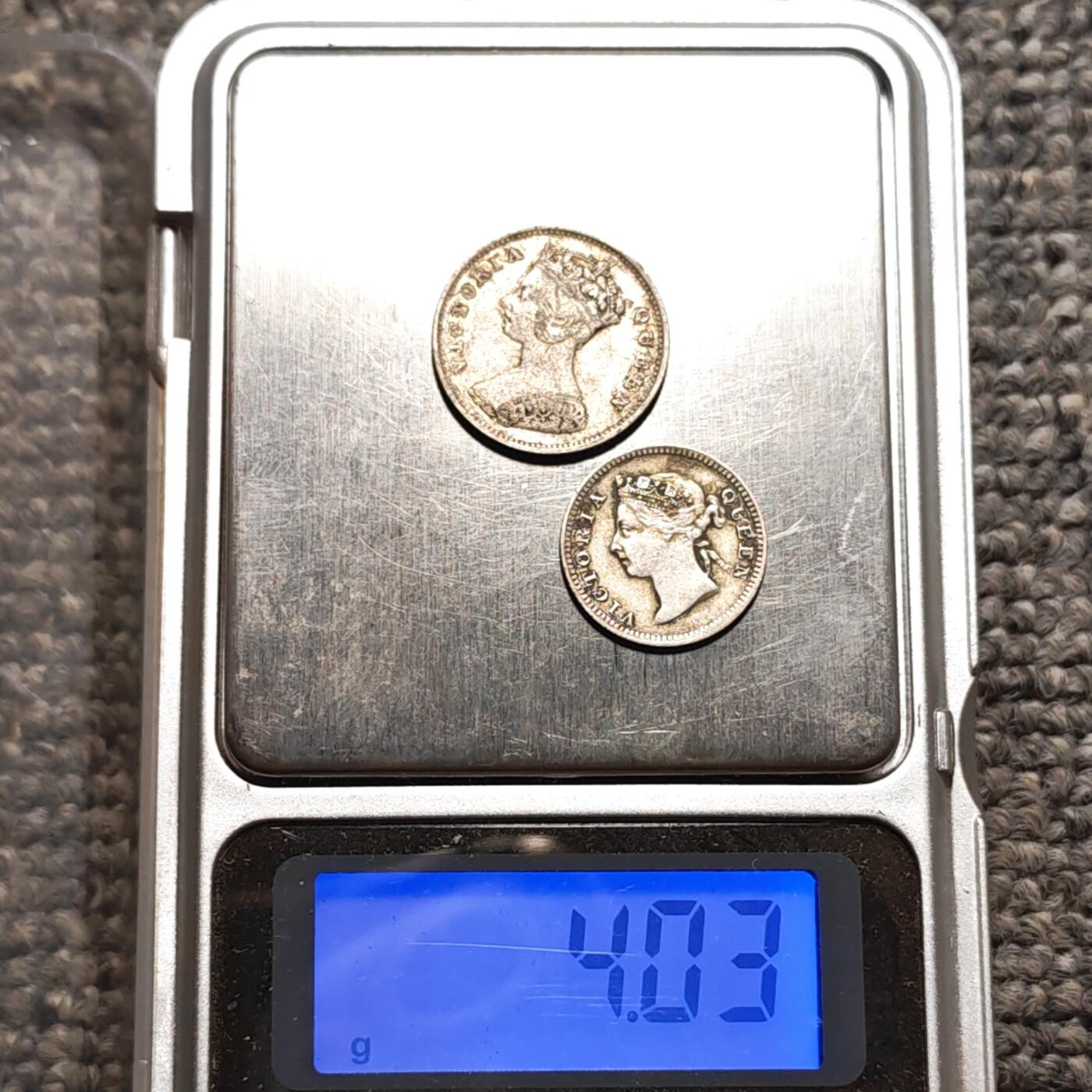 香港维多利亚小银币两枚