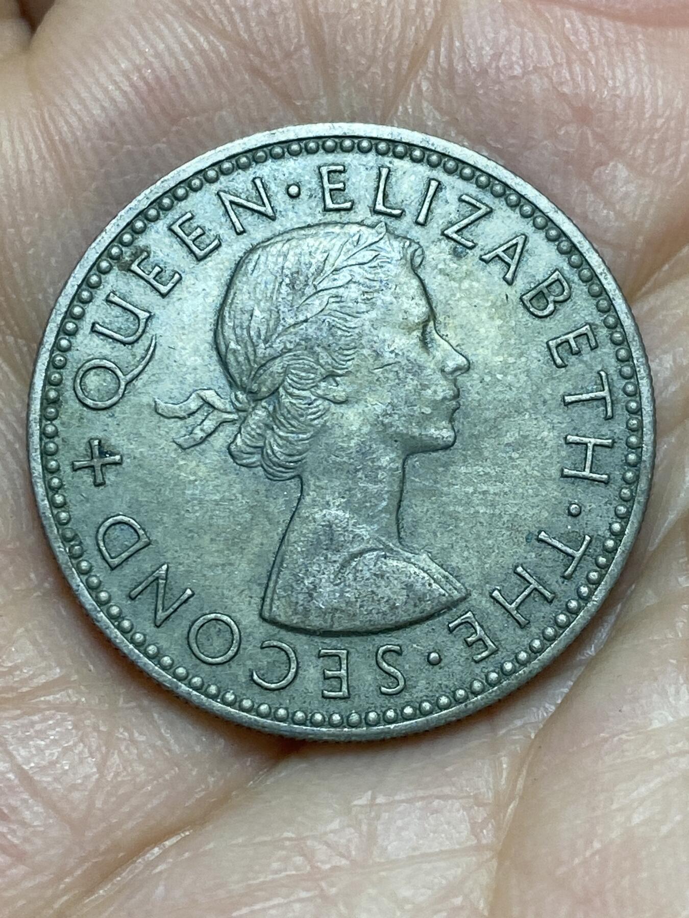 2026年第九场(总第一百七十八场）外国好品散币场(免佣金) 新西兰🇳🇿1963年1先令(伊丽莎白二世青年桂冠第二版)