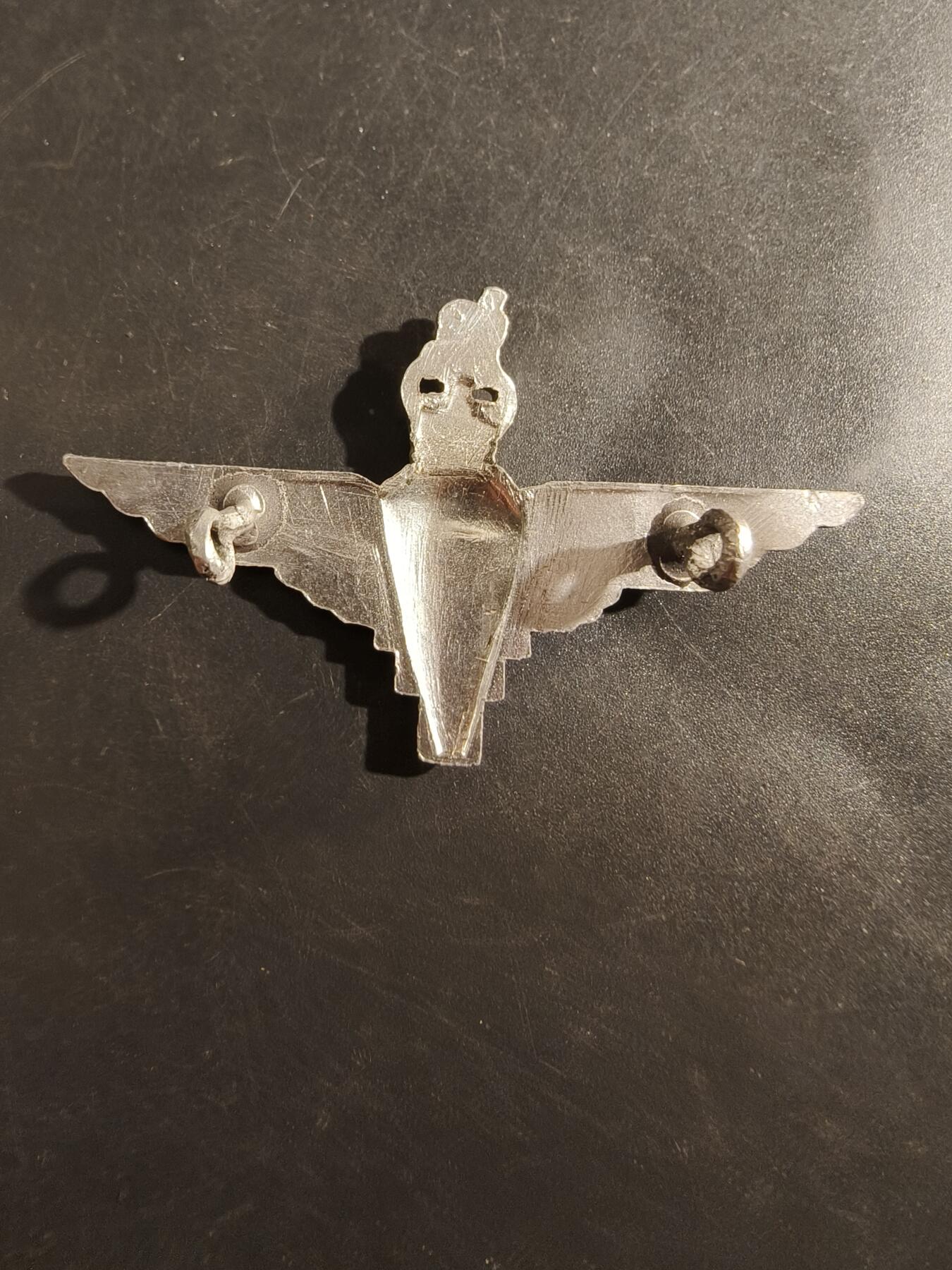 老王徽章第177期 英国皇家空降兵团帽徽     女王时期