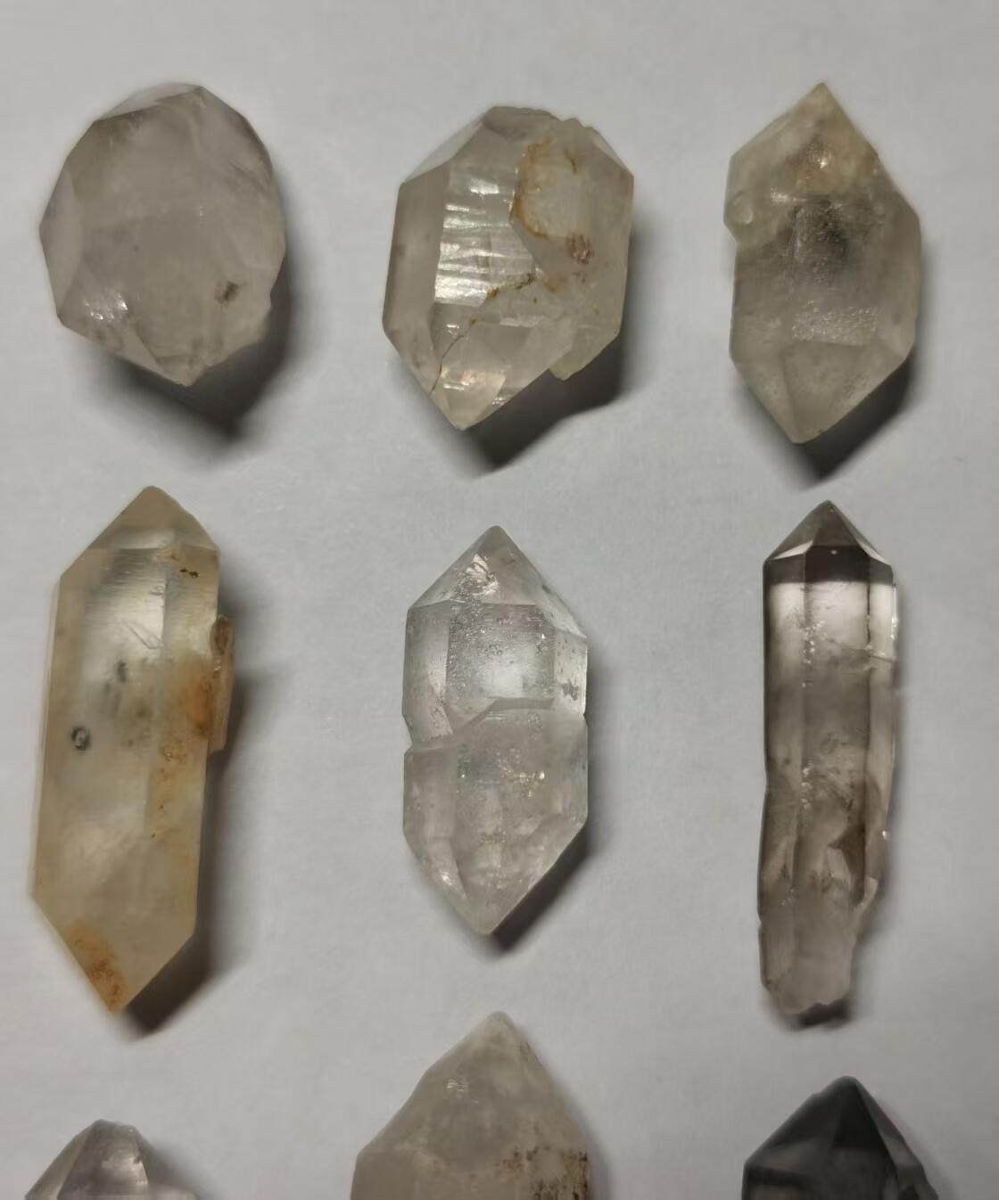 七河·世界币章小拍（总第34期） 藏家出品X715（3）云贵闪灵水晶原石 一组共9件