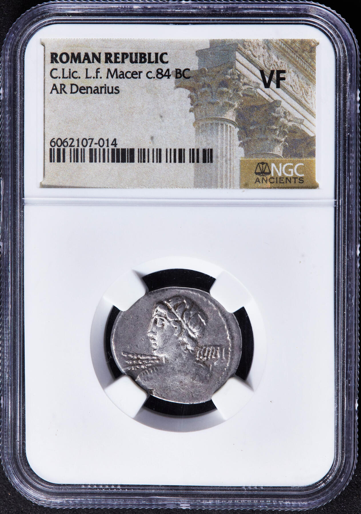 【俄甄集藏】“万象更新、马呈祥瑞”迎新春俄甄精品场-2026年(047)01-21 星期三 晚 19:30 全场包邮 古罗马共和国公元前84年健康之神维吉奥斯1第纳尔银币 ，NGC VF，打制于罗马城，正面是投掷闪电的健康之神维吉奥斯，背面是智慧女神密涅瓦持矛盾站在驷马战车上，少见品种