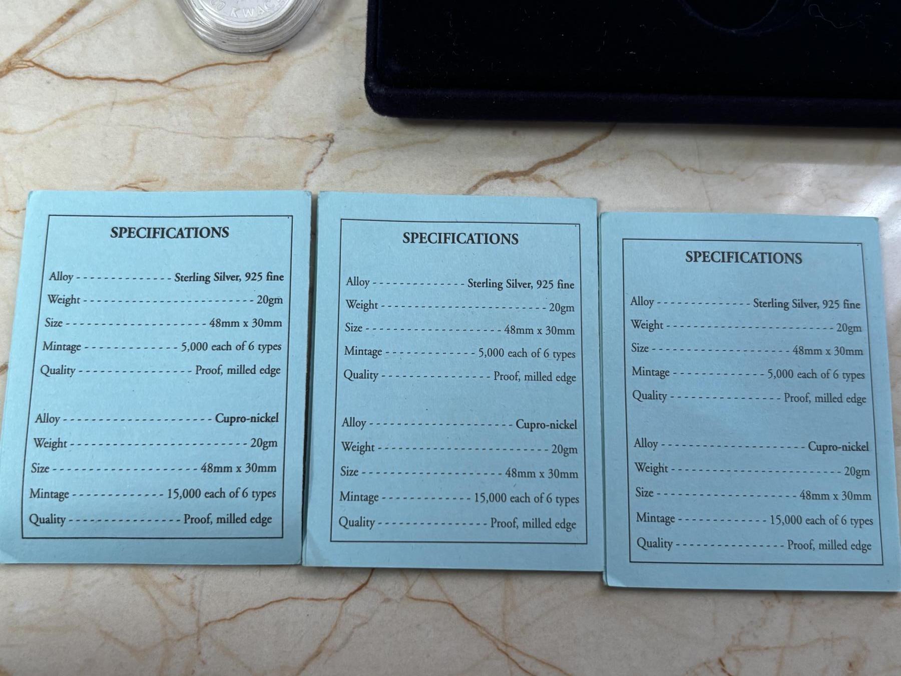 第188期拍卖 赞比亚2000年人类航海千年2椭圆形彩色精制纪念银币3枚套，20克*3,925银，发行15000套，有氧化