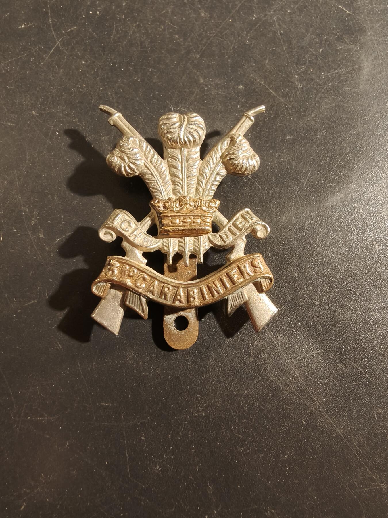 老王徽章第177期 英国第3卡宾枪骑兵团帽徽    一战时期