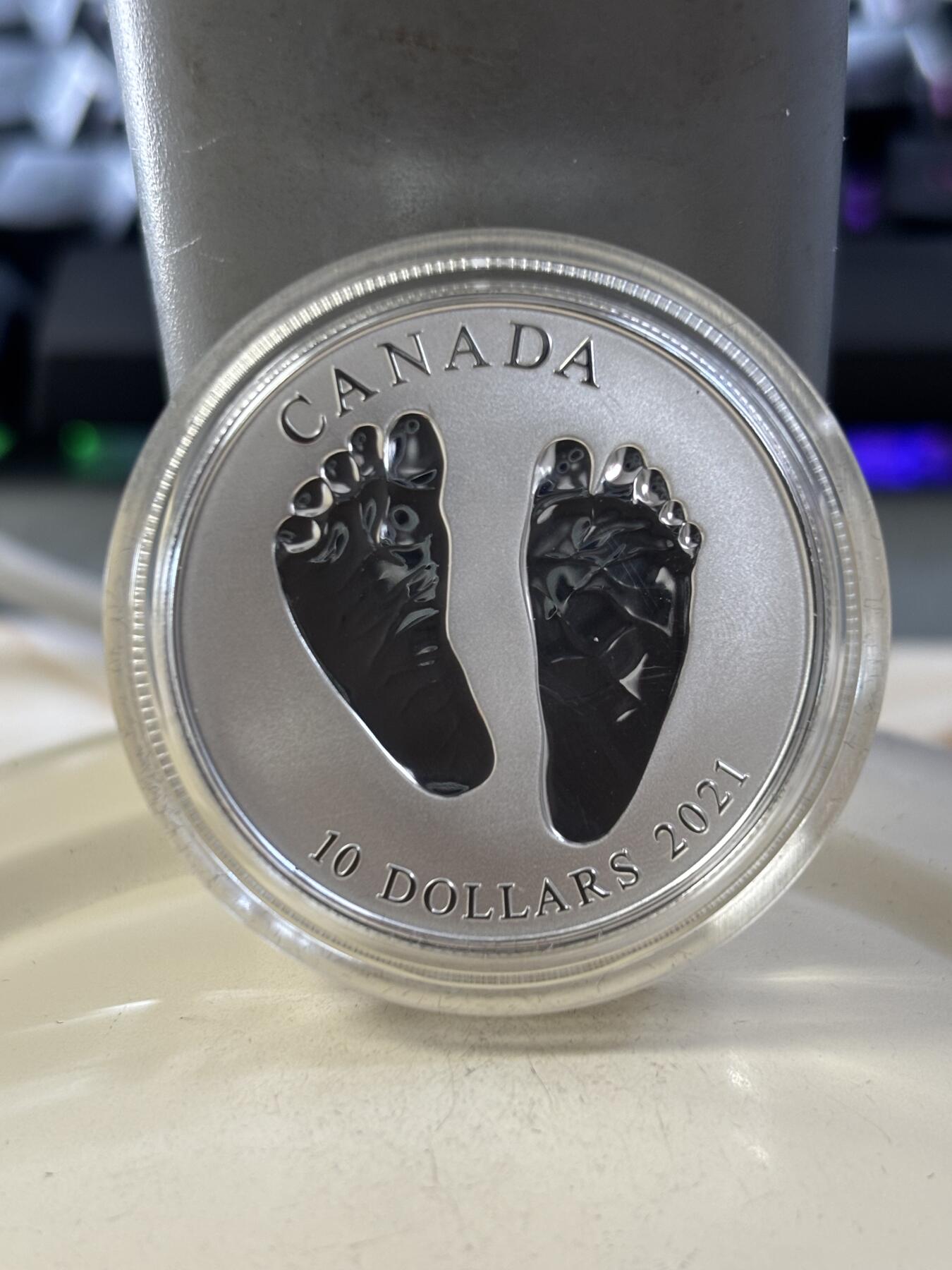 第188期拍卖 加拿大2021欢迎来到这个世界系列宝宝小脚丫银币半盎司，9999银，发行20000枚，盒子有压坏