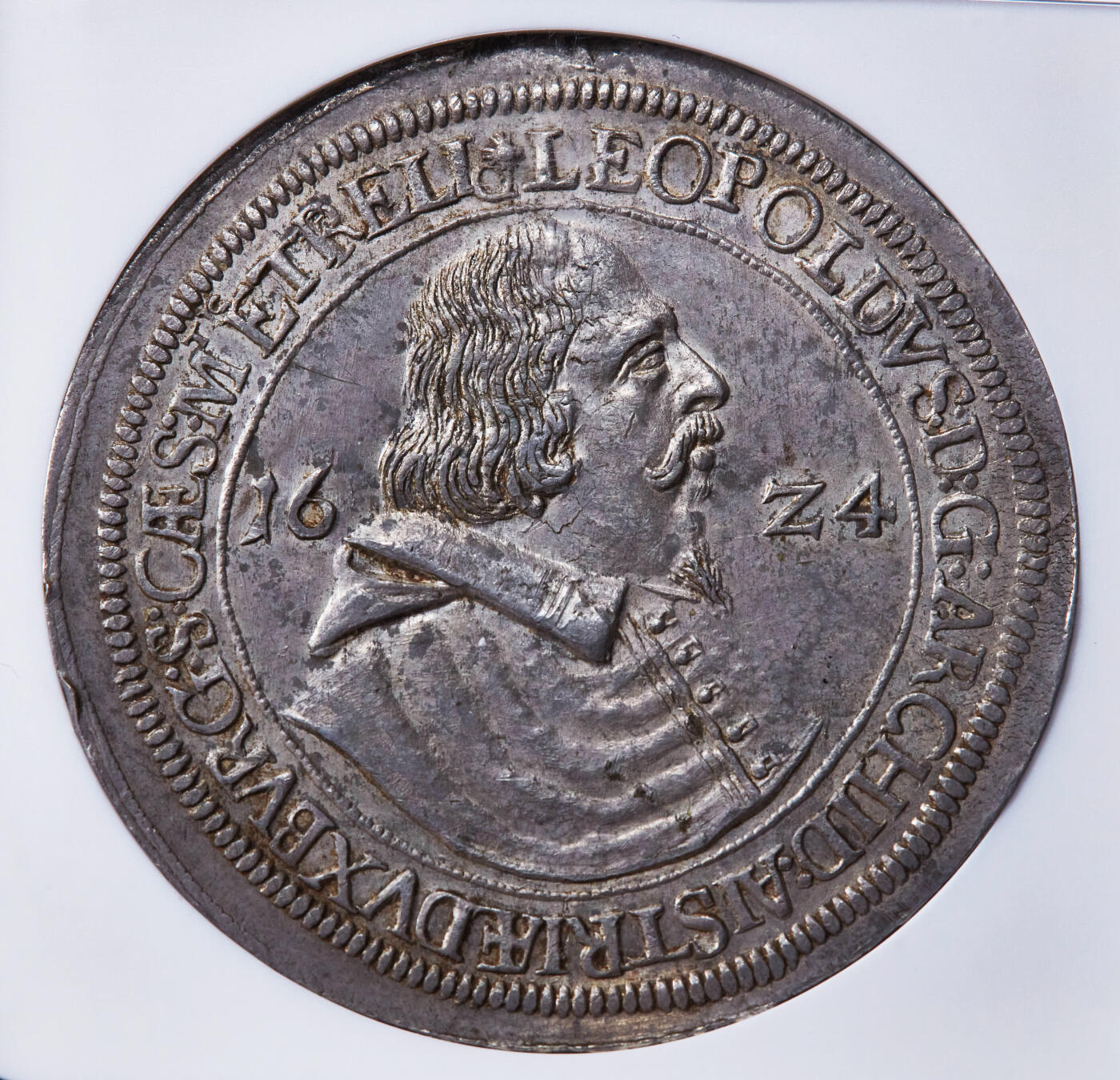 【俄甄集藏】“万象更新、马呈祥瑞”迎新春俄甄精品场-2026年(047)01-21 星期三 晚 19:30 全场包邮 神圣罗马帝国-奥地利1624年利奥波德五世大公1泰勒大银币，NGC UNCD，原味老包浆，细节犀利，底光犹存，味道难得，霍尔造币厂出品，不多见的品种