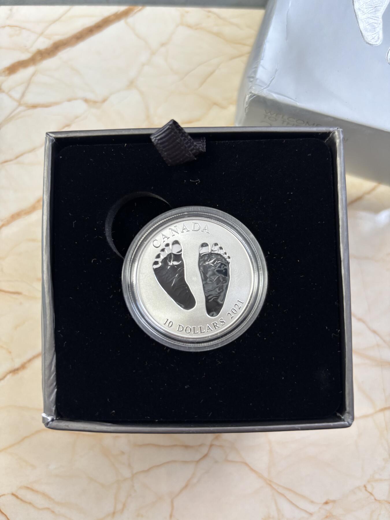 第188期拍卖 加拿大2021欢迎来到这个世界系列宝宝小脚丫银币半盎司，9999银，发行20000枚，盒子有压坏