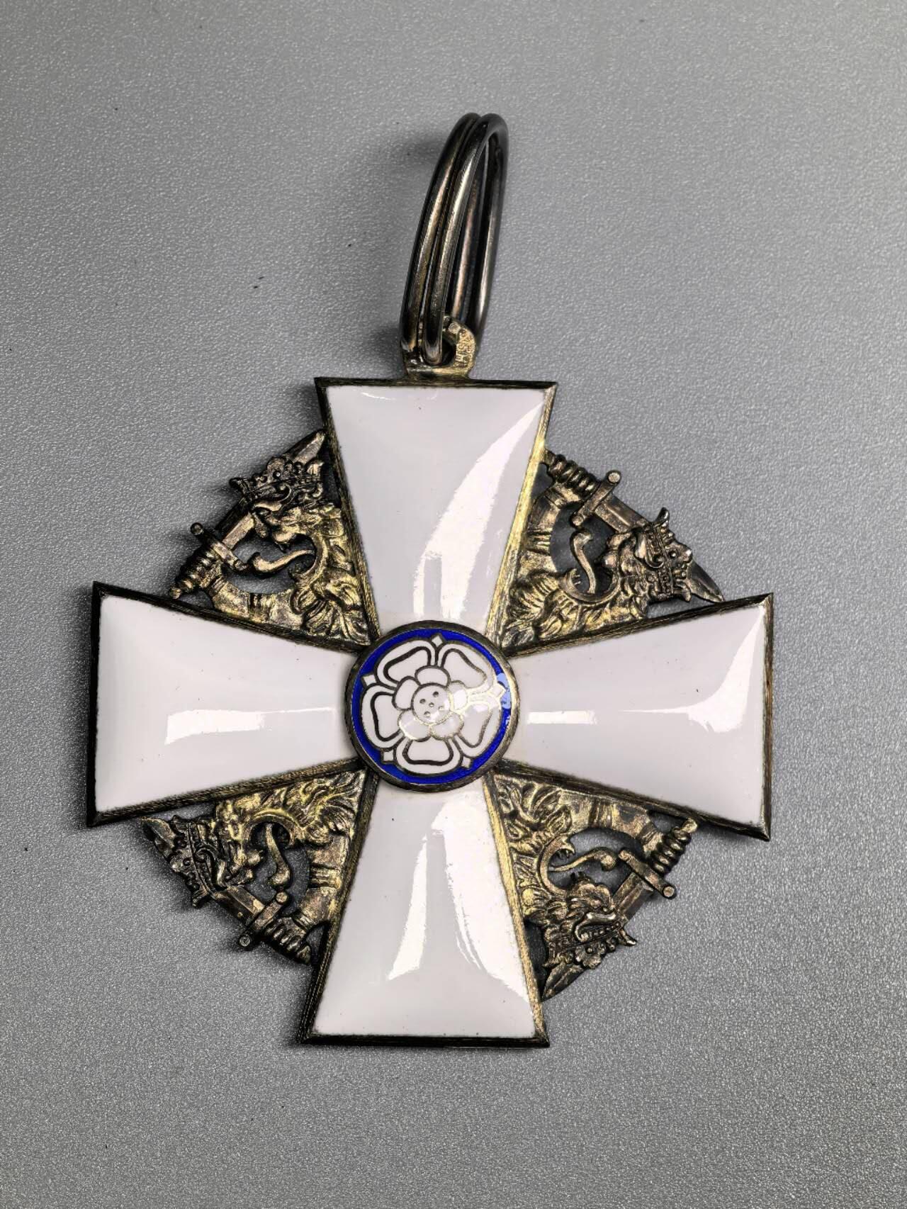 小驴勋章奖章收藏1月17日周六晚六点拍卖（珍爱和平，收藏战争，铭记历史，勿忘国耻，忠党爱国。有偿代拍，送拍规则在简介最后，参拍须阅读规则后再参拍，关系到运费包装发货时效真假辨别等关键信息，拍卖时不再发原图，看大图店主微信码在拍卖店铺介绍里）