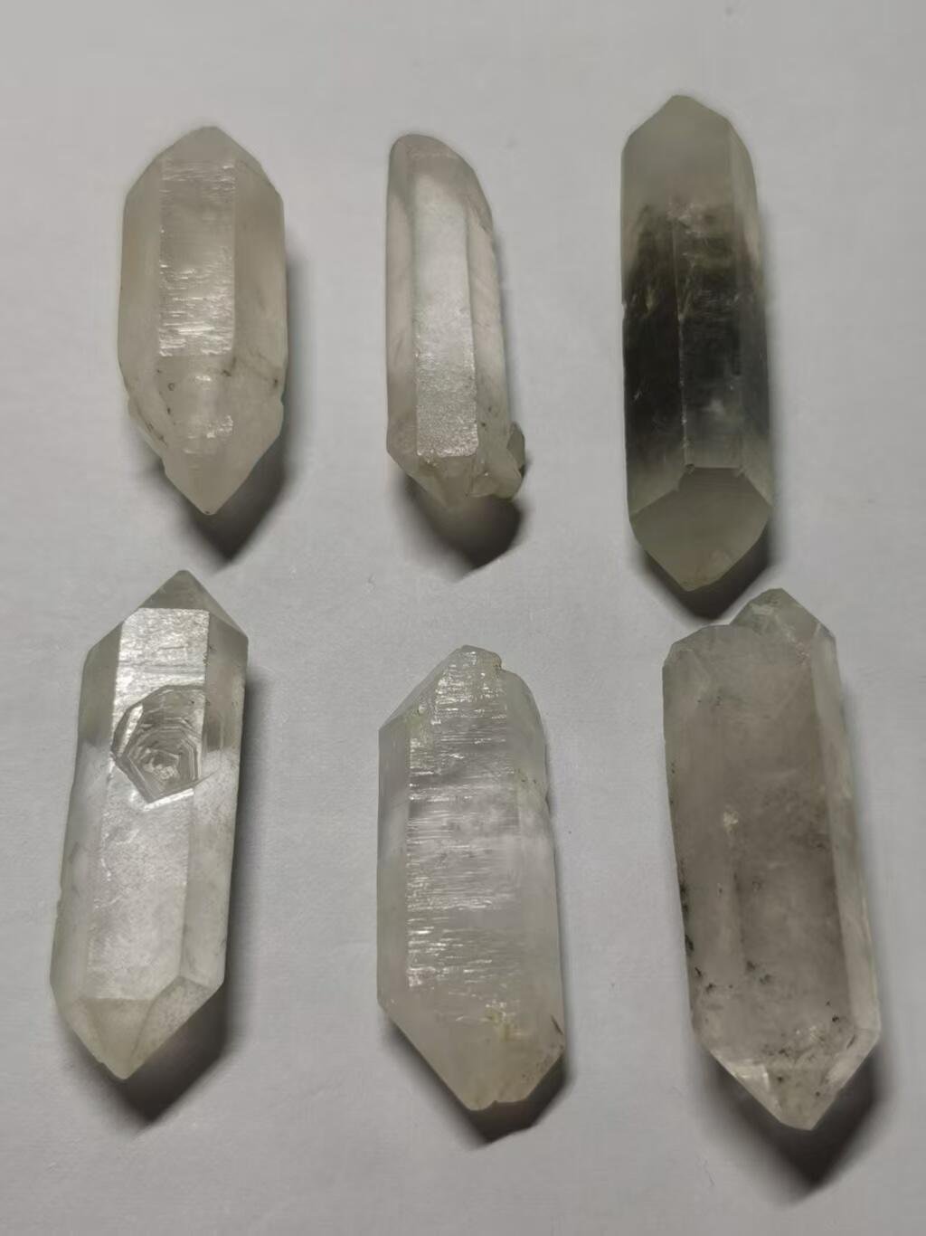 七河·世界币章小拍（总第34期） 藏家出品 X707（5）云贵闪灵水晶原石 周正双尖一组  6 件 