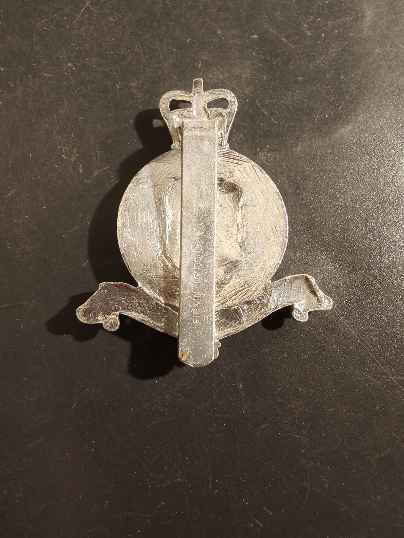 老王徽章第177期 英国牛津大学军团训练团帽徽    