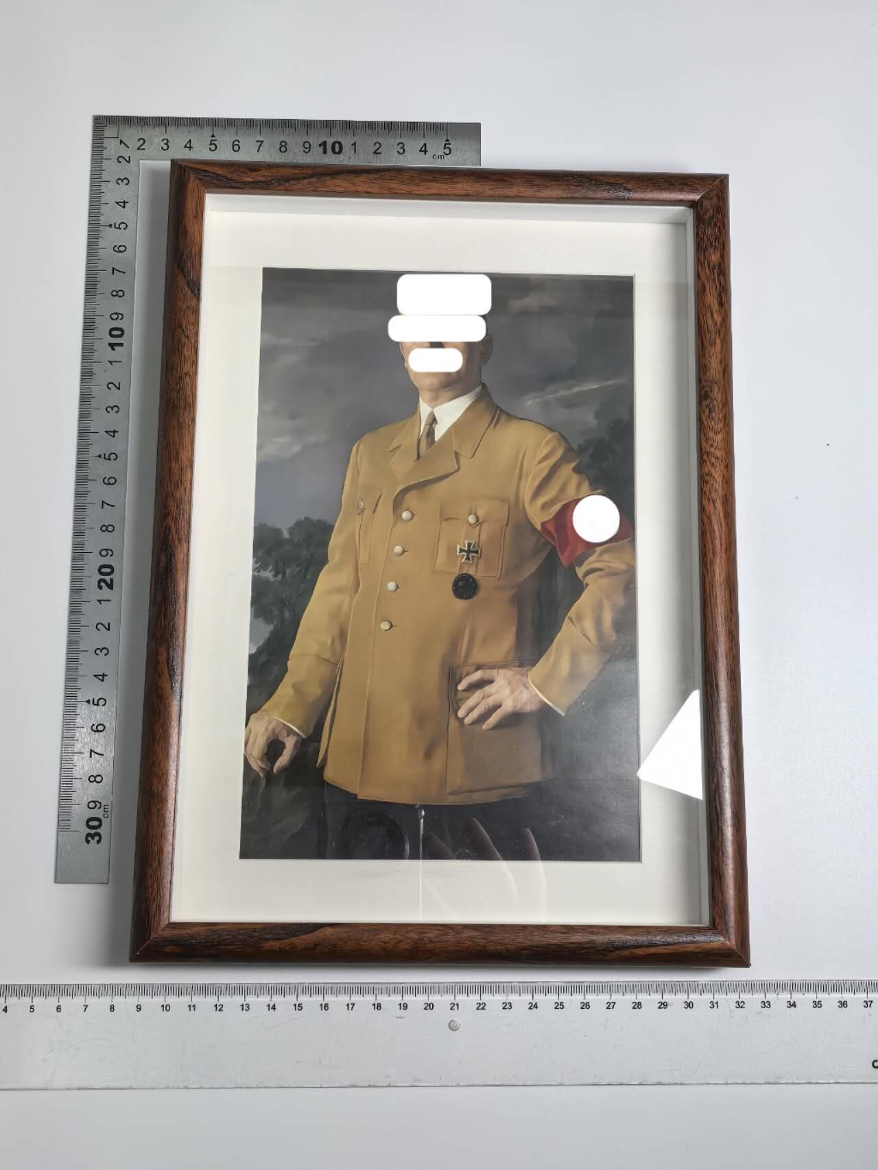 小驴勋章奖章收藏1月17日周六晚六点拍卖（珍爱和平，收藏战争，铭记历史，勿忘国耻，忠党爱国。有偿代拍，送拍规则在简介最后，参拍须阅读规则后再参拍，关系到运费包装发货时效真假辨别等关键信息，拍卖时不再发原图，看大图店主微信码在拍卖店铺介绍里） 现代印刷品大幅带相框