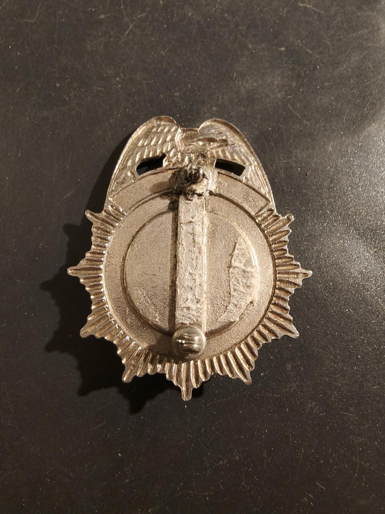 老王徽章第177期 美国堪萨斯大学校园交通警官证章