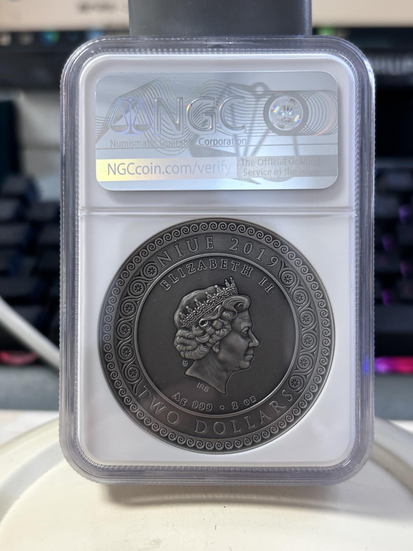 第188期拍卖 纽埃2019年狩猎女神2盎司高浮雕银币NGC-MS70，2盎司，999银，发行500枚