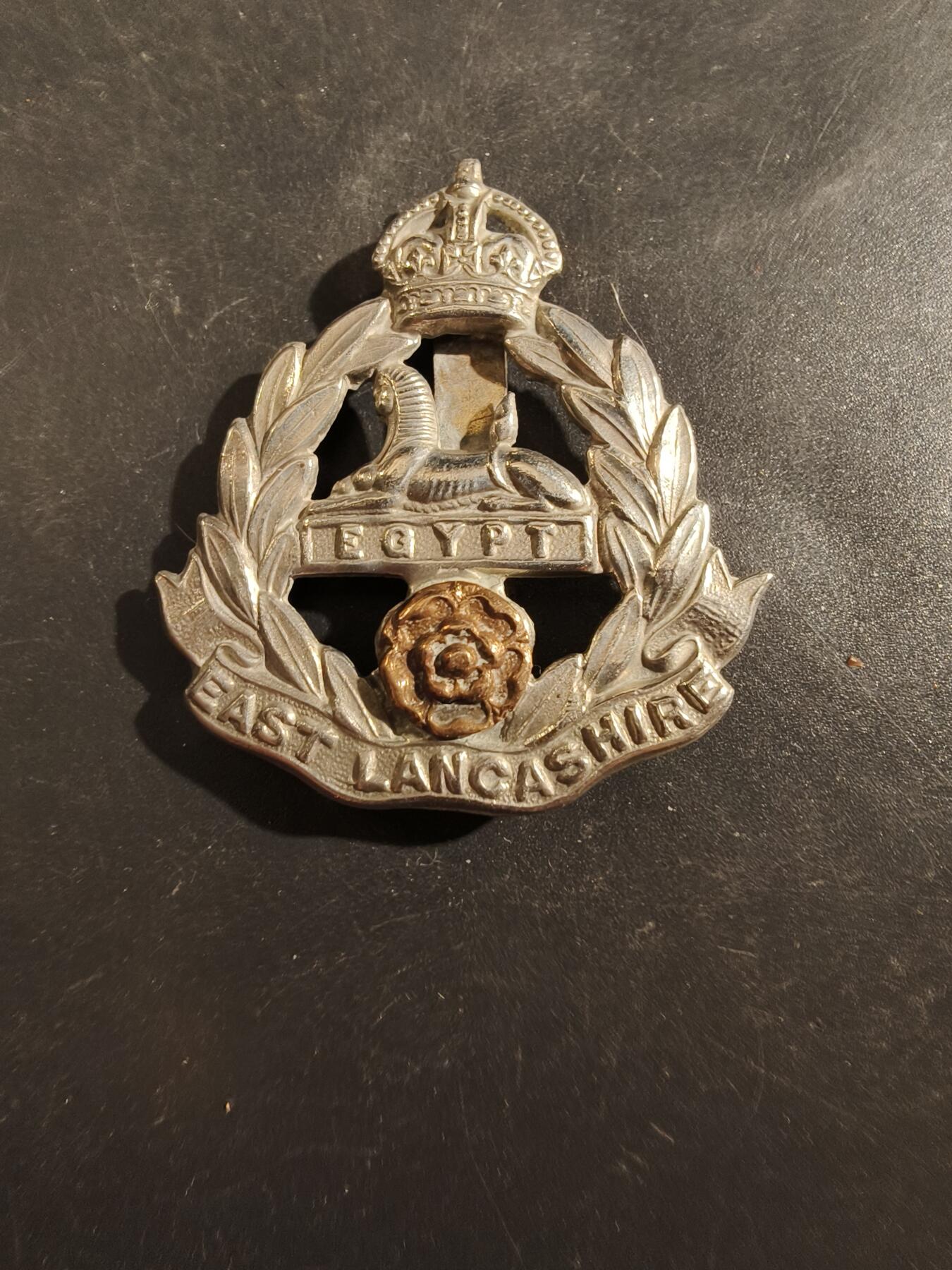 老王徽章第177期 英国东兰开斯特步兵团帽徽    一战时期