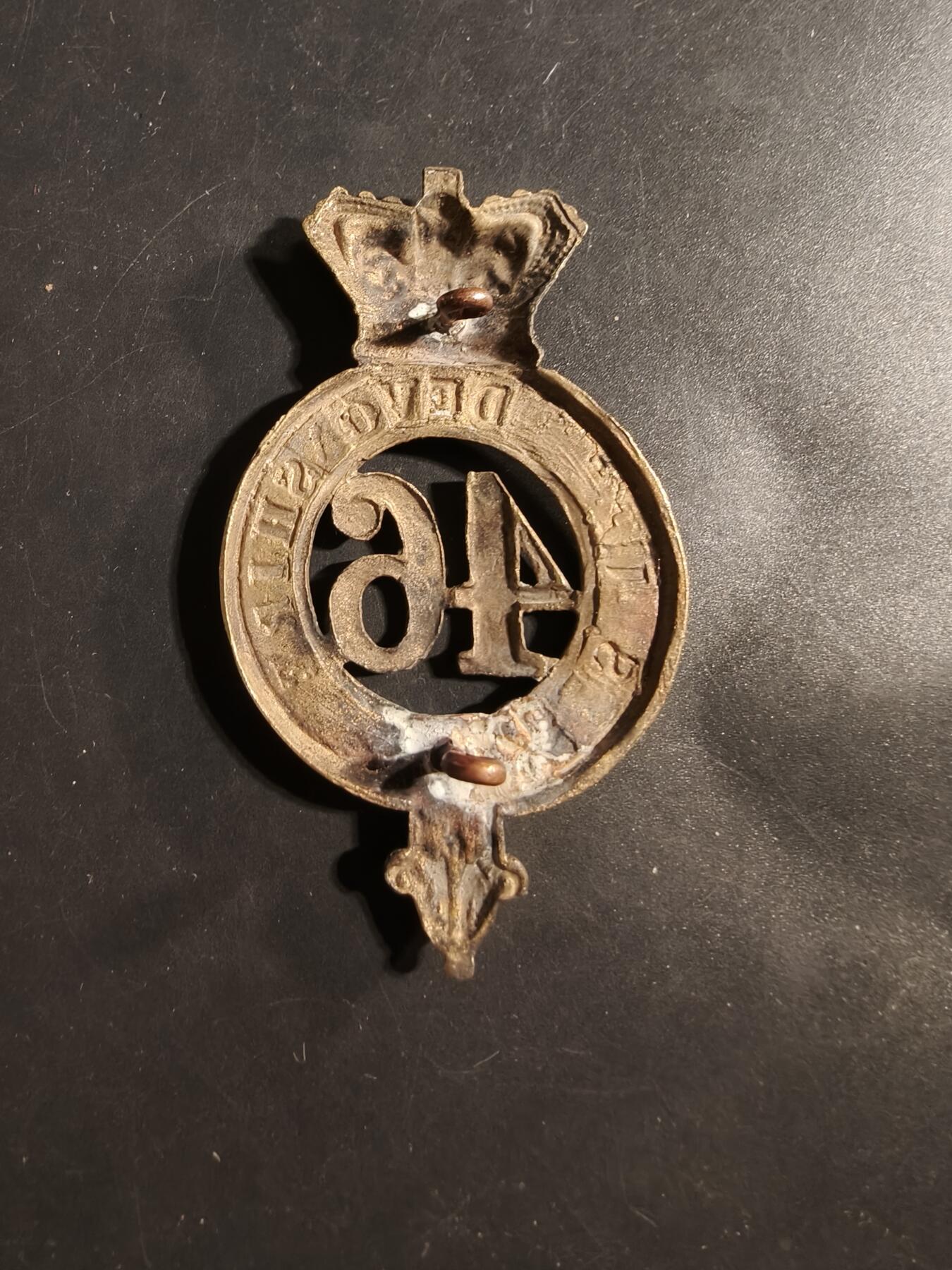 老王徽章第177期 英国陆军第46步兵团帽徽    维多利亚女王时期