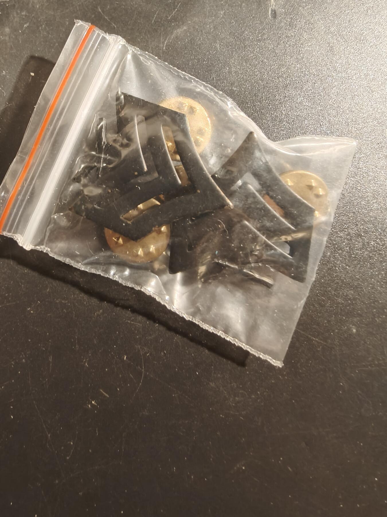 老王徽章第177期 美国陆军中士金属军衔一组    低可视度