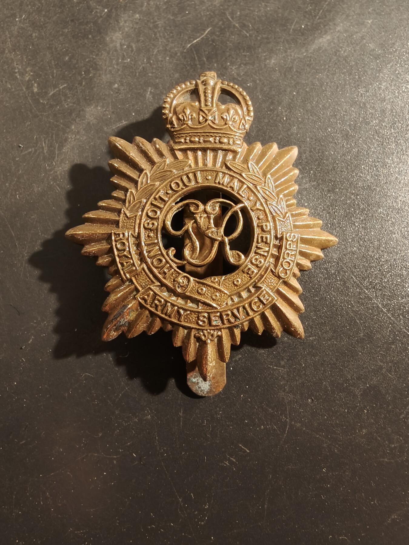 老王徽章第177期 英国皇家陆军服务兵团帽徽    二战时期