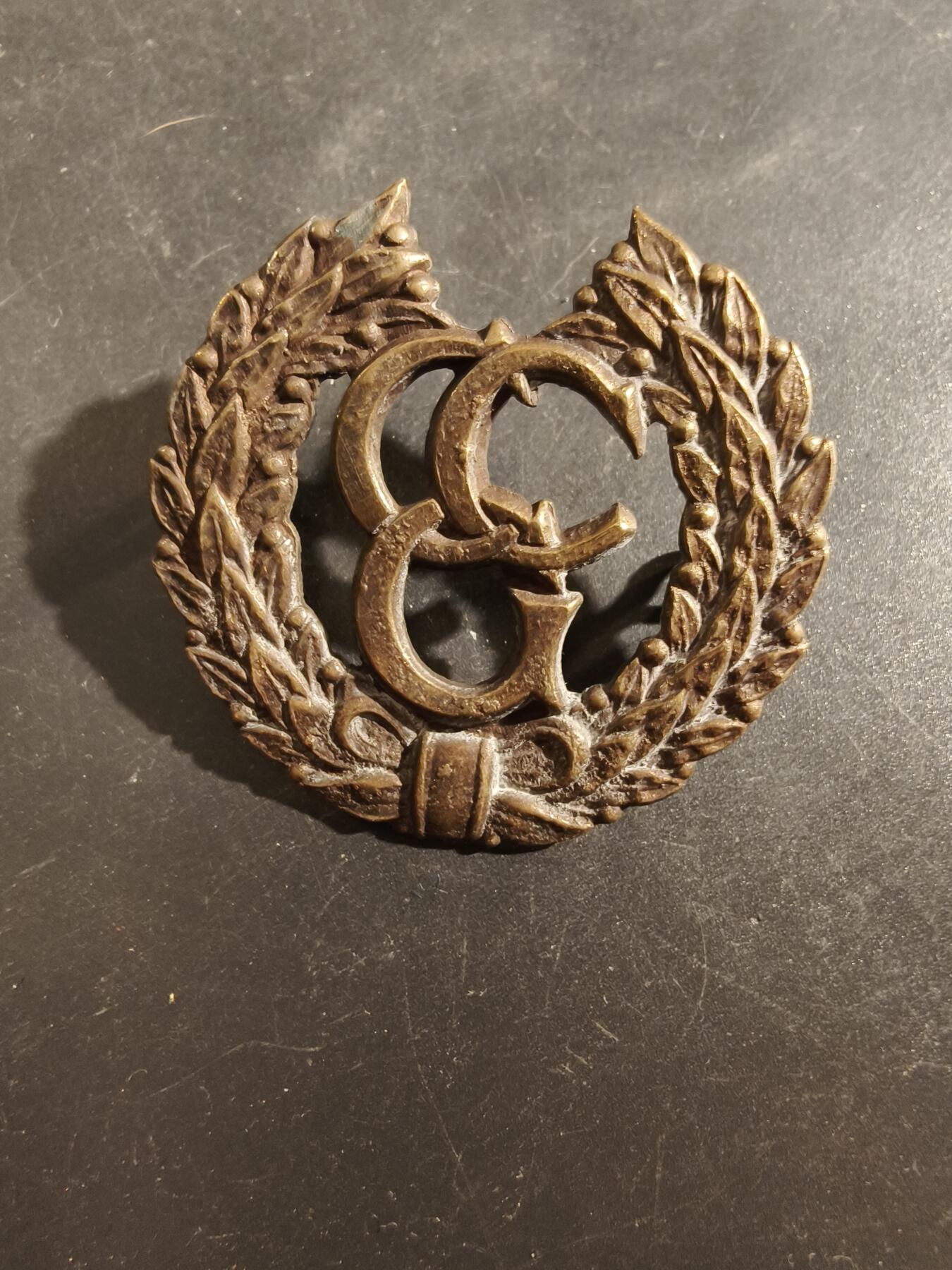 老王徽章第177期 英国二战驻德国管制委员会帽徽    冷战早期