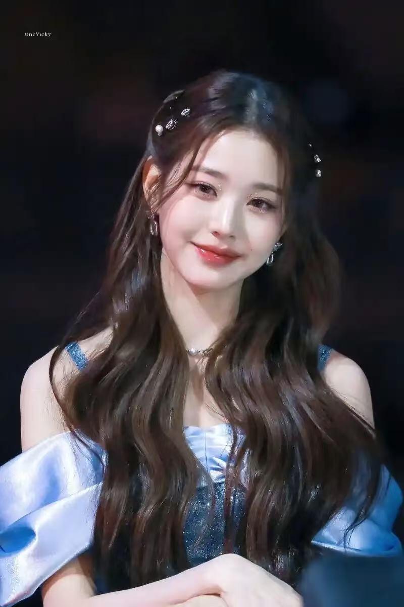 零元拍：张元英亲签美美签字卡，兄弟们不用不好意思直接冲就完了！！！！尺寸 205×220MM