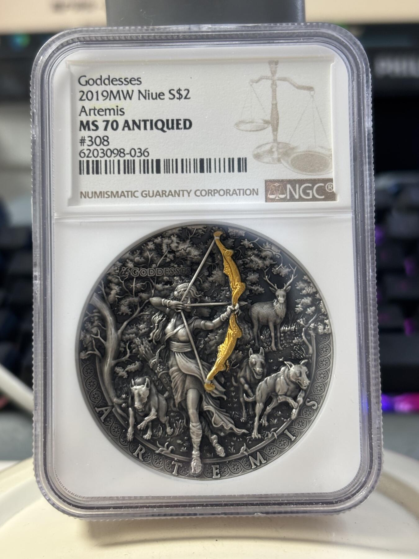 第188期拍卖 纽埃2019年狩猎女神2盎司高浮雕银币NGC-MS70，2盎司，999银，发行500枚