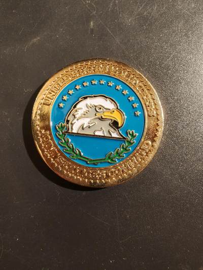 老王徽章第177期 - 美国联勤司令部纪念章     直径39mm    重量27.8g