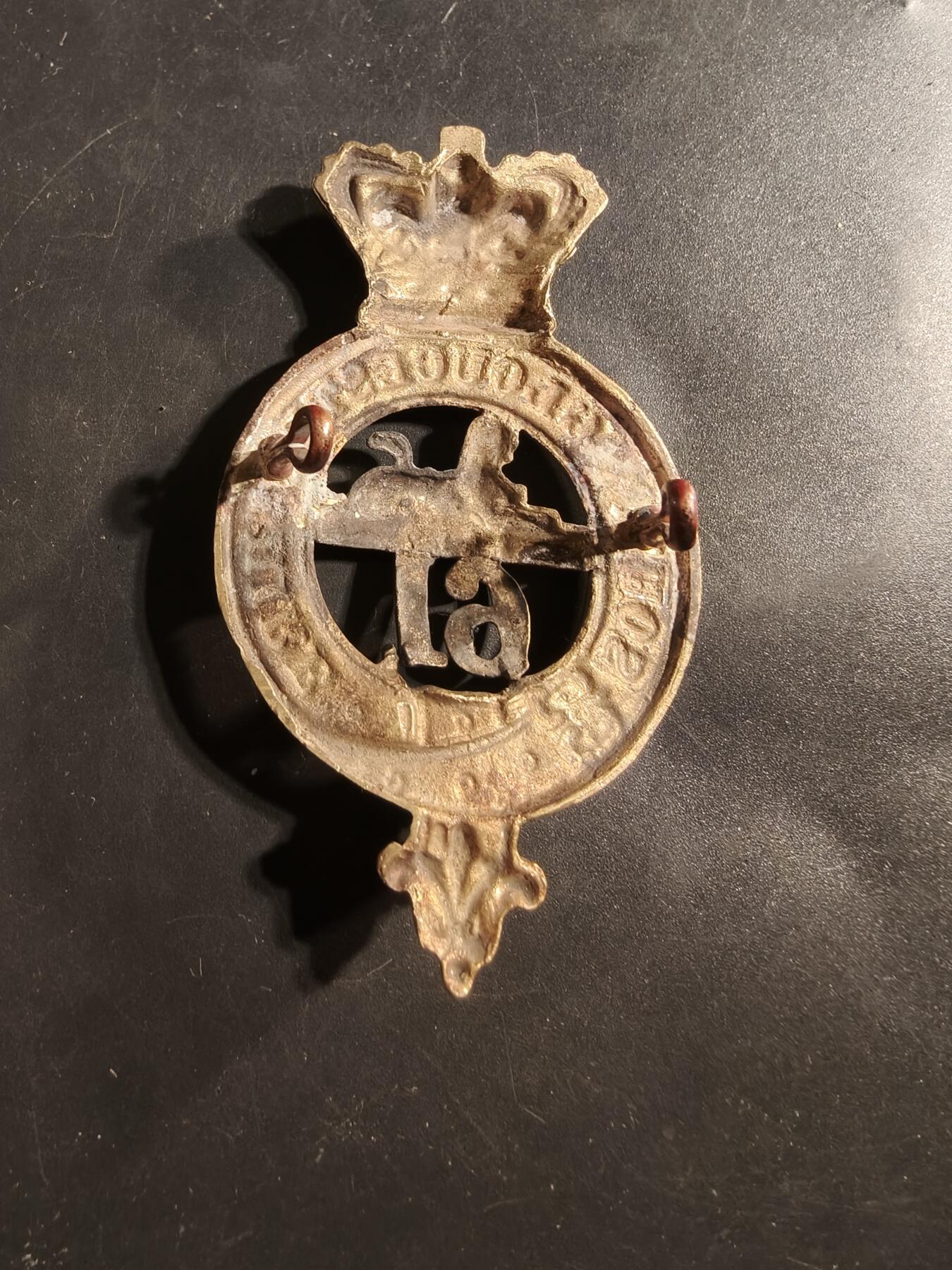 老王徽章第177期 英国陆军第61步兵团帽徽    维多利亚女王时期