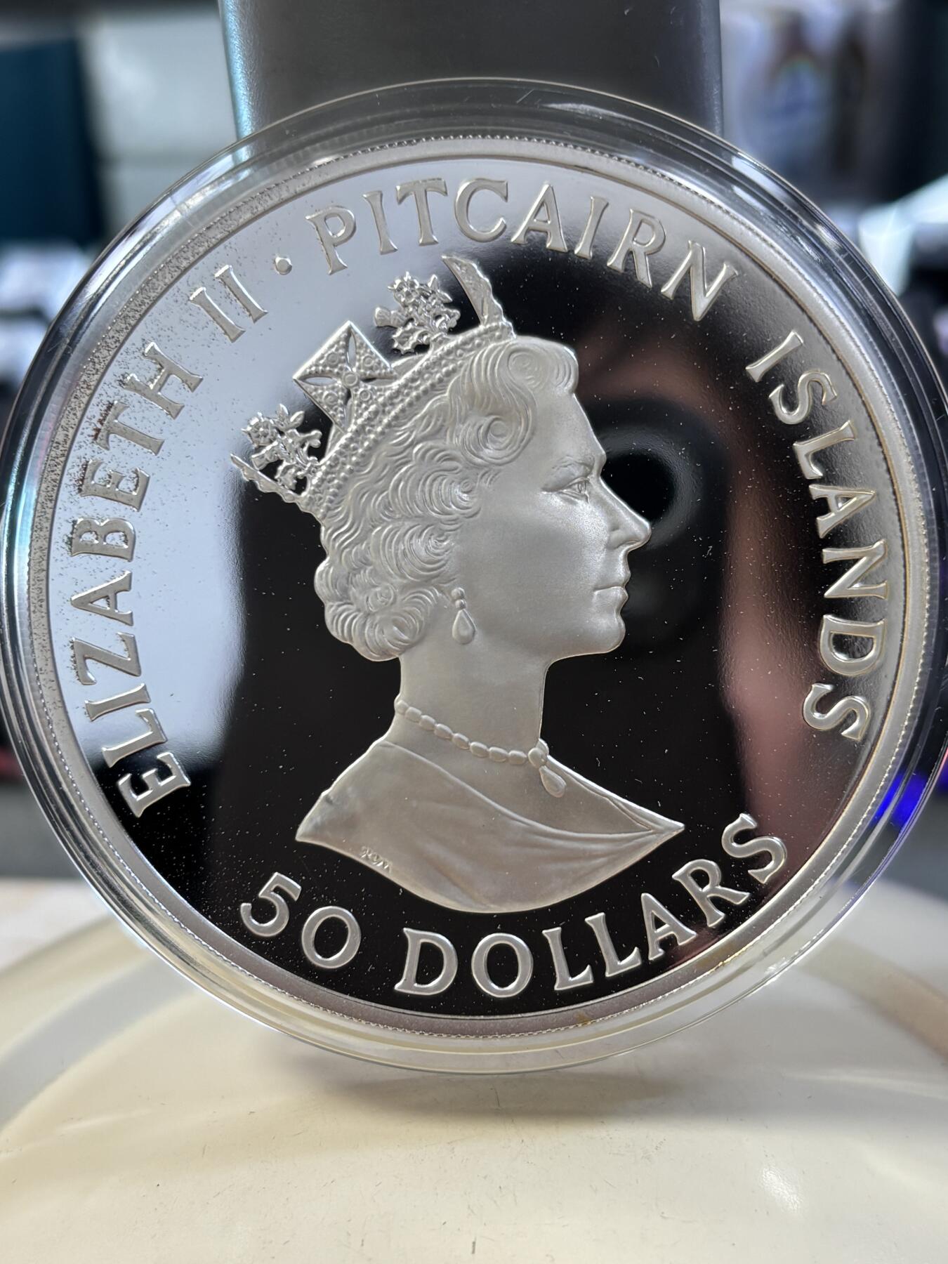 第188期拍卖 皮特凯恩群岛1990年火烧船5盎司精制纪念银币，999银，发行2500枚