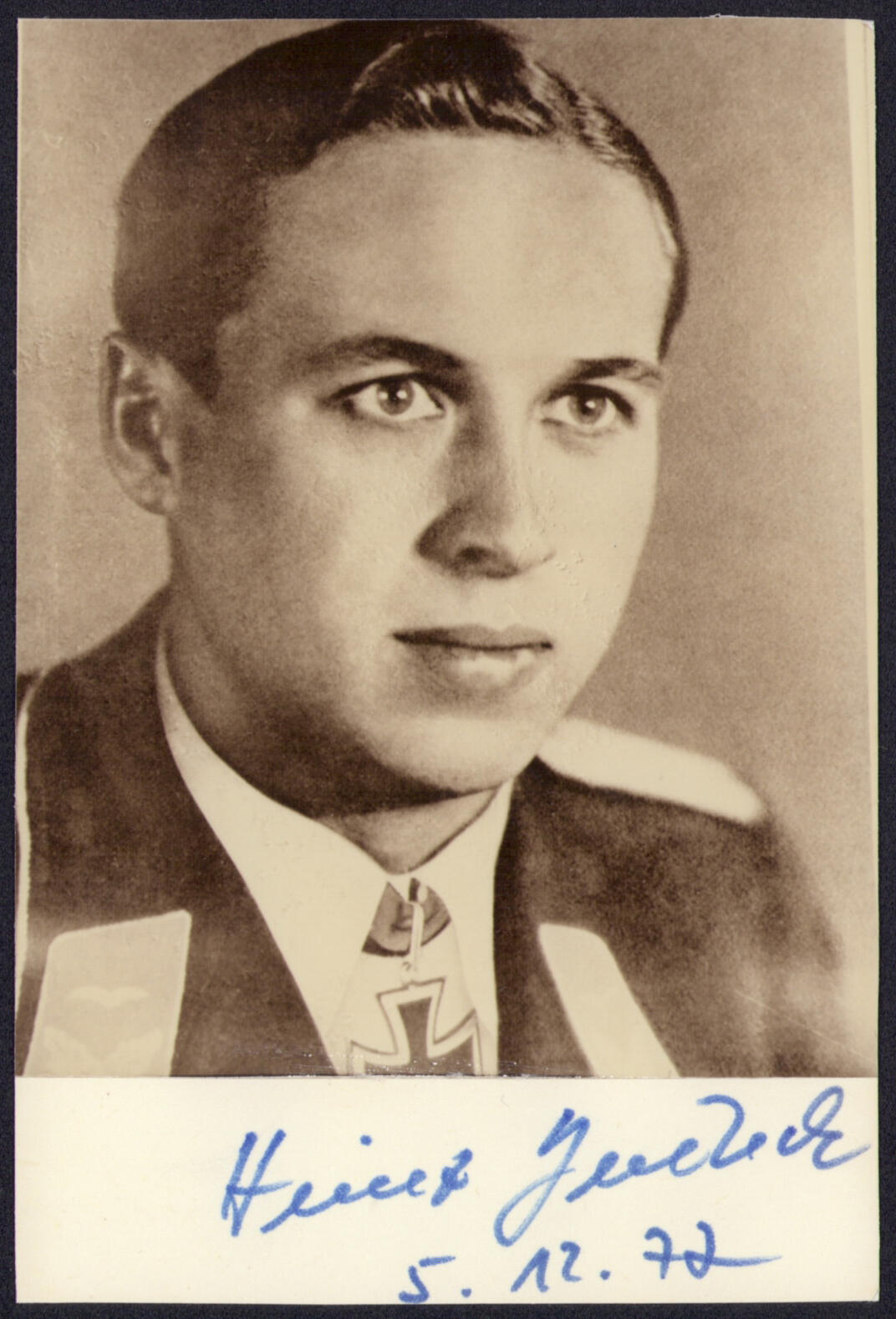 小驴勋章奖章收藏1月17日周六晚六点拍卖（珍爱和平，收藏战争，铭记历史，勿忘国耻，忠党爱国。有偿代拍，送拍规则在简介最后，参拍须阅读规则后再参拍，关系到运费包装发货时效真假辨别等关键信息，拍卖时不再发原图，看大图店主微信码在拍卖店铺介绍里） 空军伞兵装甲王牌Heinz Deutsch战后亲签