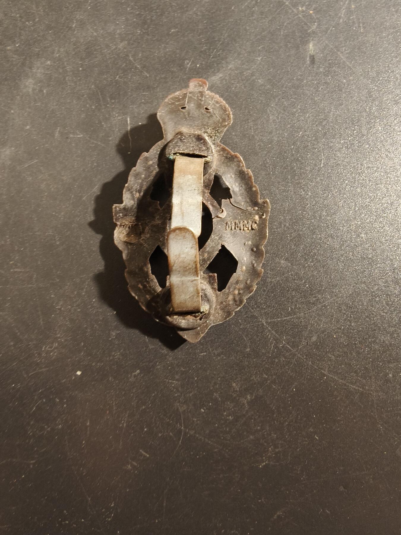 老王徽章第177期 英国皇家机电工程兵团帽徽    二战时期