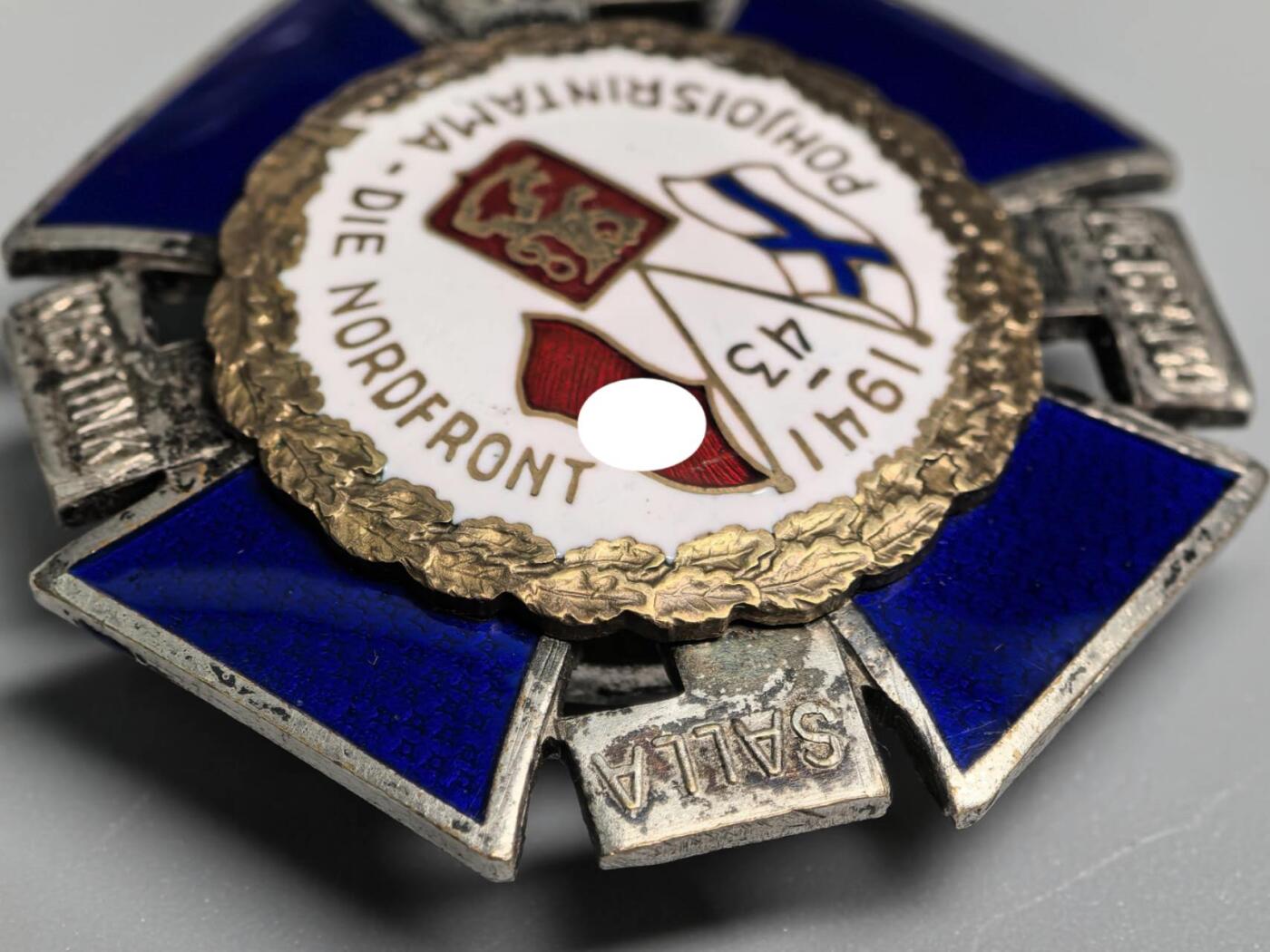 小驴勋章奖章收藏1月17日周六晚六点拍卖（珍爱和平，收藏战争，铭记历史，勿忘国耻，忠党爱国。有偿代拍，送拍规则在简介最后，参拍须阅读规则后再参拍，关系到运费包装发货时效真假辨别等关键信息，拍卖时不再发原图，看大图店主微信码在拍卖店铺介绍里） 芬兰1941-1943德芬北方前线战场十字，赠予德军士兵和SS，有佩戴痕迹，少见