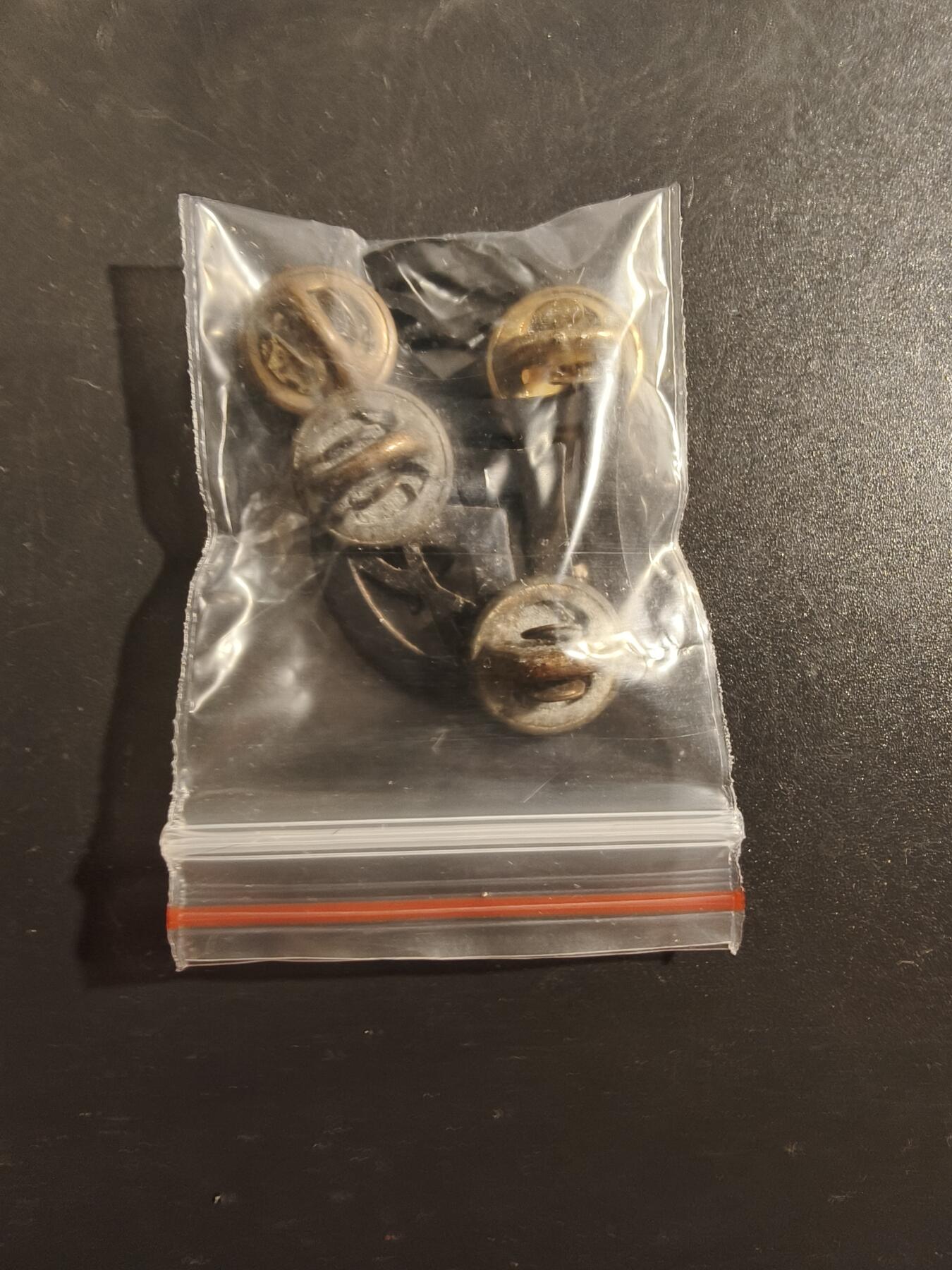 老王徽章第177期 美国陆军军士E-5级别金属军衔章一组    低可视度版