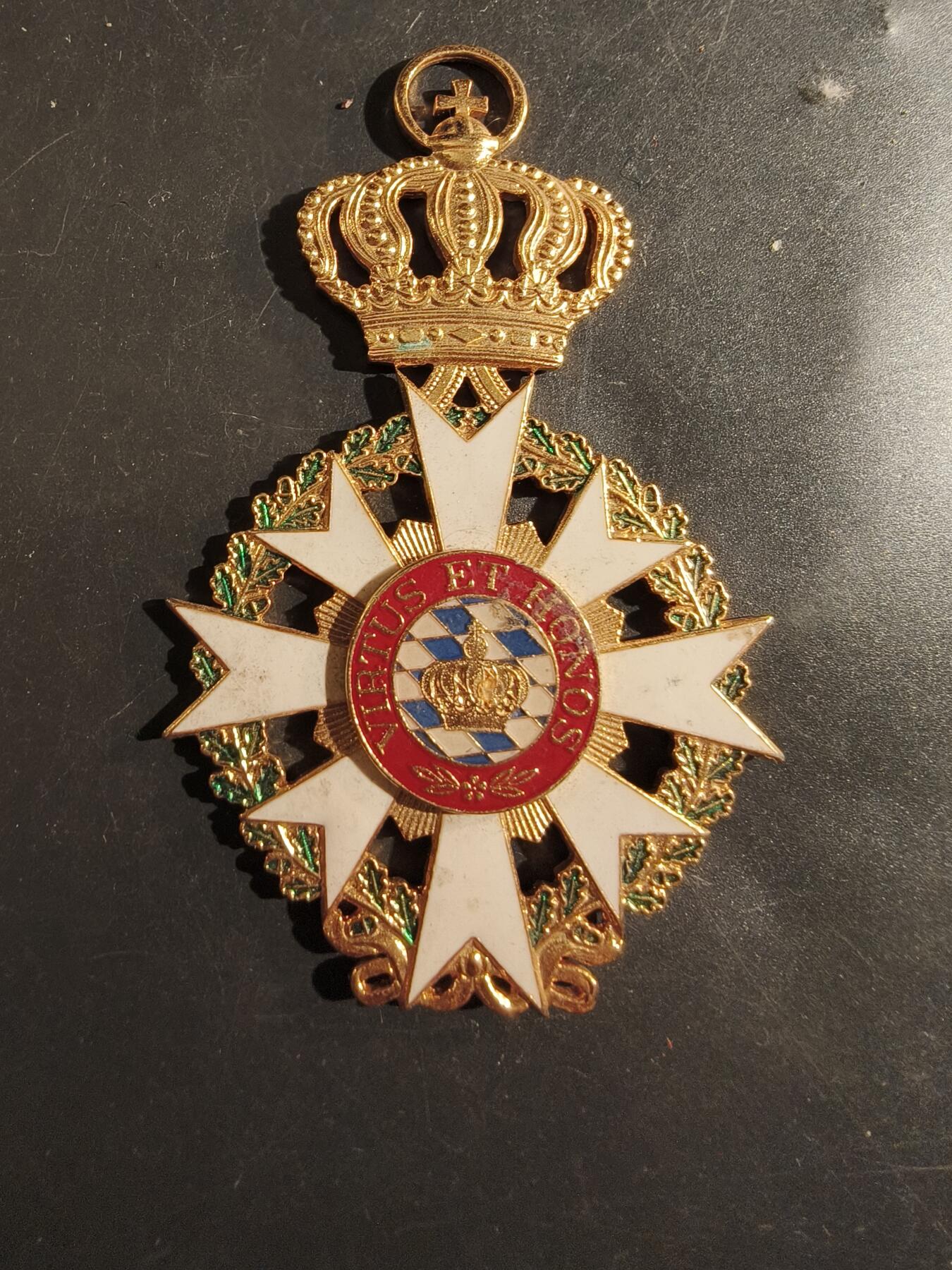 老王徽章第177期 德国巴伐利亚王冠勋章   拷贝版