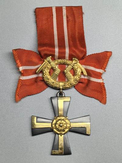 小驴勋章奖章收藏1月17日周六晚六点拍卖（珍爱和平，收藏战争，铭记历史，勿忘国耻，忠党爱国。有偿代拍，送拍规则在简介最后，参拍须阅读规则后再参拍，关系到运费包装发货时效真假辨别等关键信息，拍卖时不再发原图，看大图店主微信码在拍卖店铺介绍里） - 芬兰三级自由十字勋章