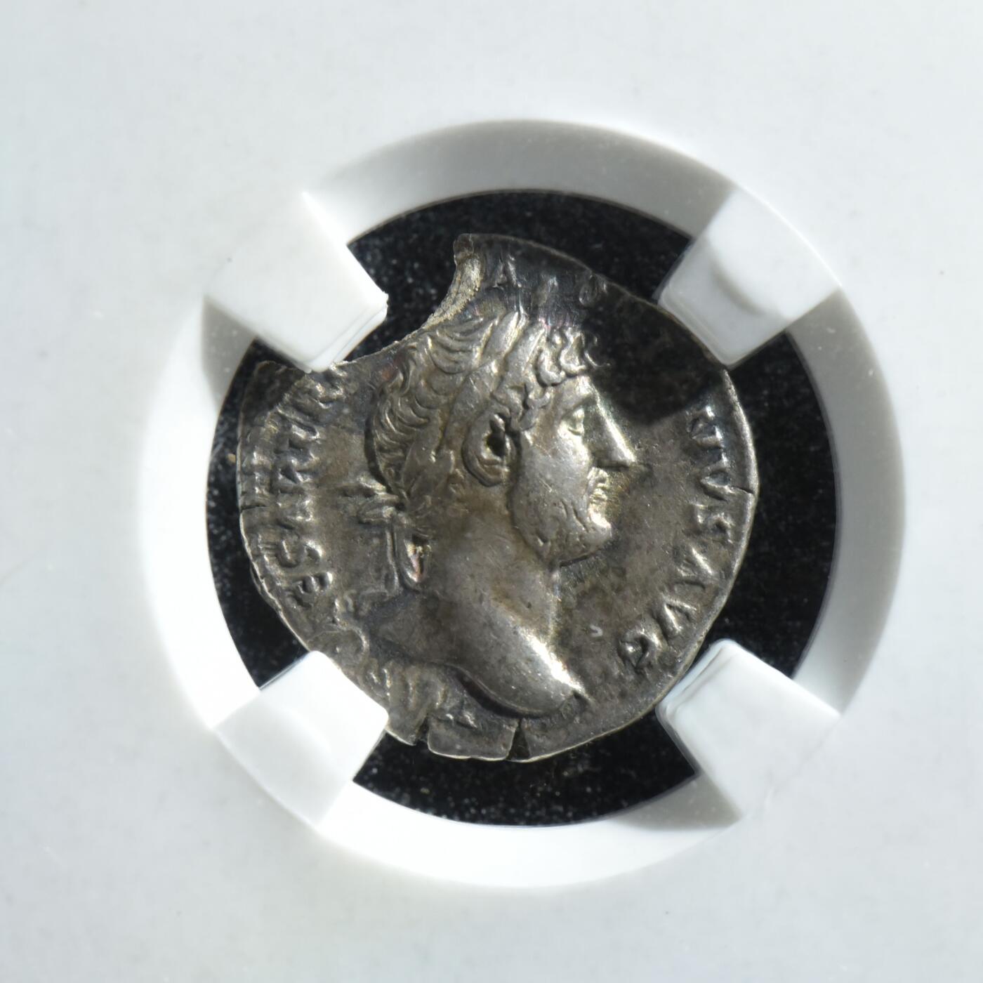 【良泉】【春节前最后一场】2月5日晚19.30点开拍！208组，本场结束后预存钱币的朋友请告知，将连同本场拍品一起邮寄，预祝诸位春节愉快！ 【藏家出品B】罗马帝国 公元117-138 哈德良 第纳尔银币，2.35克