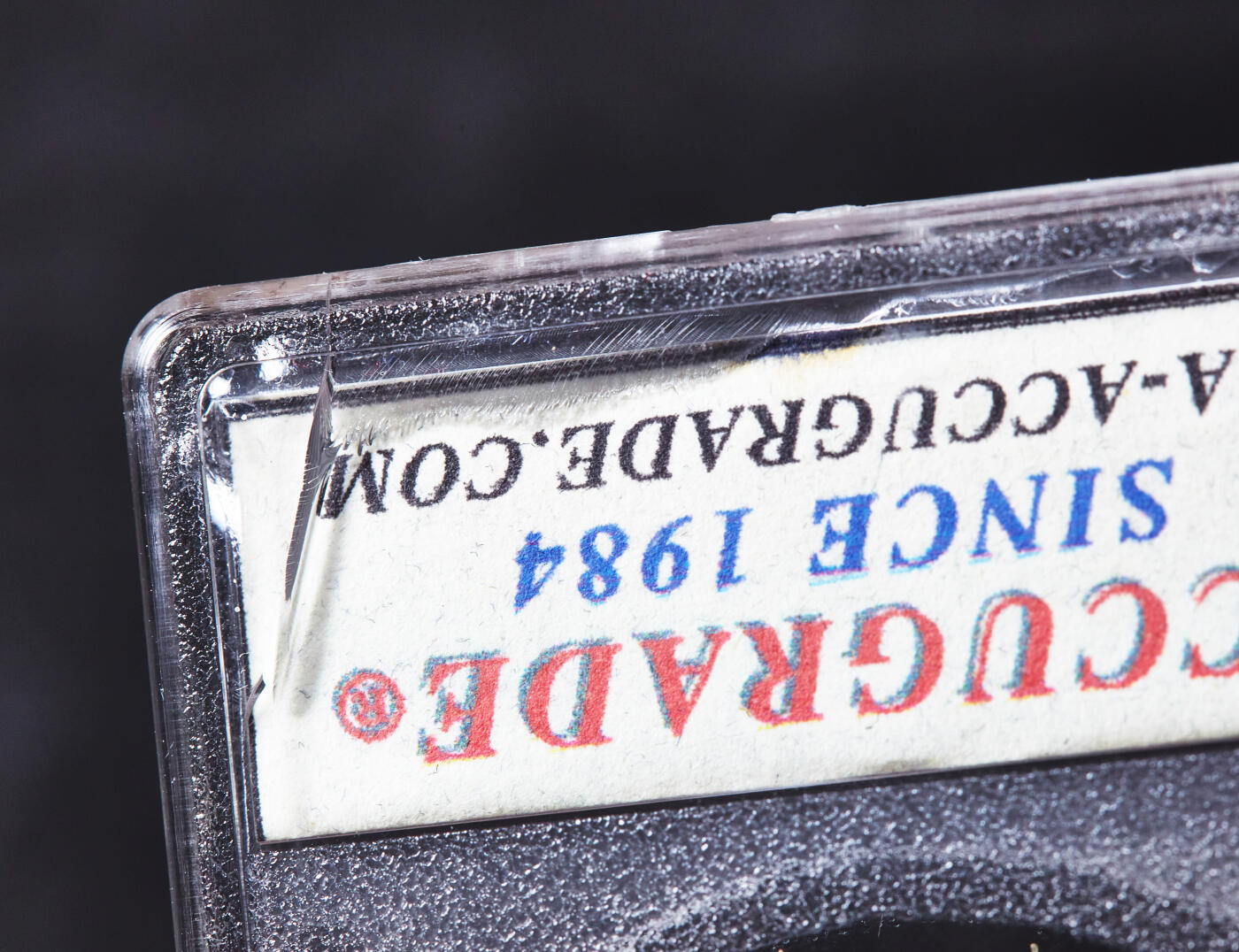 【俄甄集藏】“万象更新、马呈祥瑞”迎新春俄甄精品场-2026年(047)01-21 星期三 晚 19:30 全场包邮 美国1837年困难时期“杰出先驱”龟羊讽刺代用铜币，ACG EF45，经典品种，盒体有裂