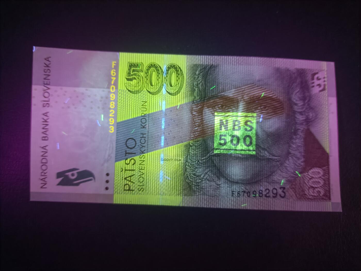 2026一月第三期，总213期 斯洛伐克2000年500克朗UNC-，独立领袖施图尔和布拉斯迪拉发城堡