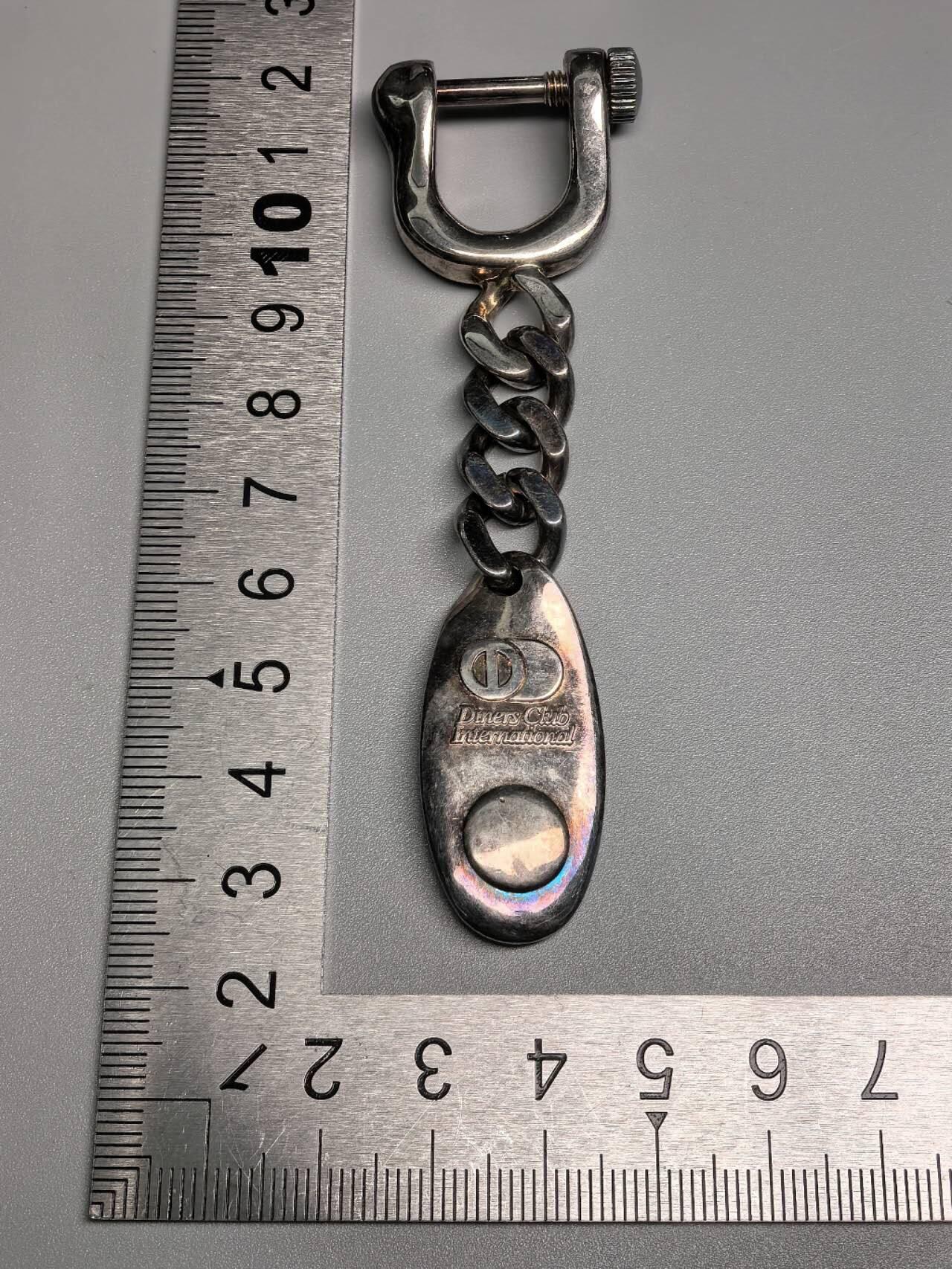 小驴勋章奖章收藏1月17日周六晚六点拍卖（珍爱和平，收藏战争，铭记历史，勿忘国耻，忠党爱国。有偿代拍，送拍规则在简介最后，参拍须阅读规则后再参拍，关系到运费包装发货时效真假辨别等关键信息，拍卖时不再发原图，看大图店主微信码在拍卖店铺介绍里） 打有925银标的纪念钥匙扣