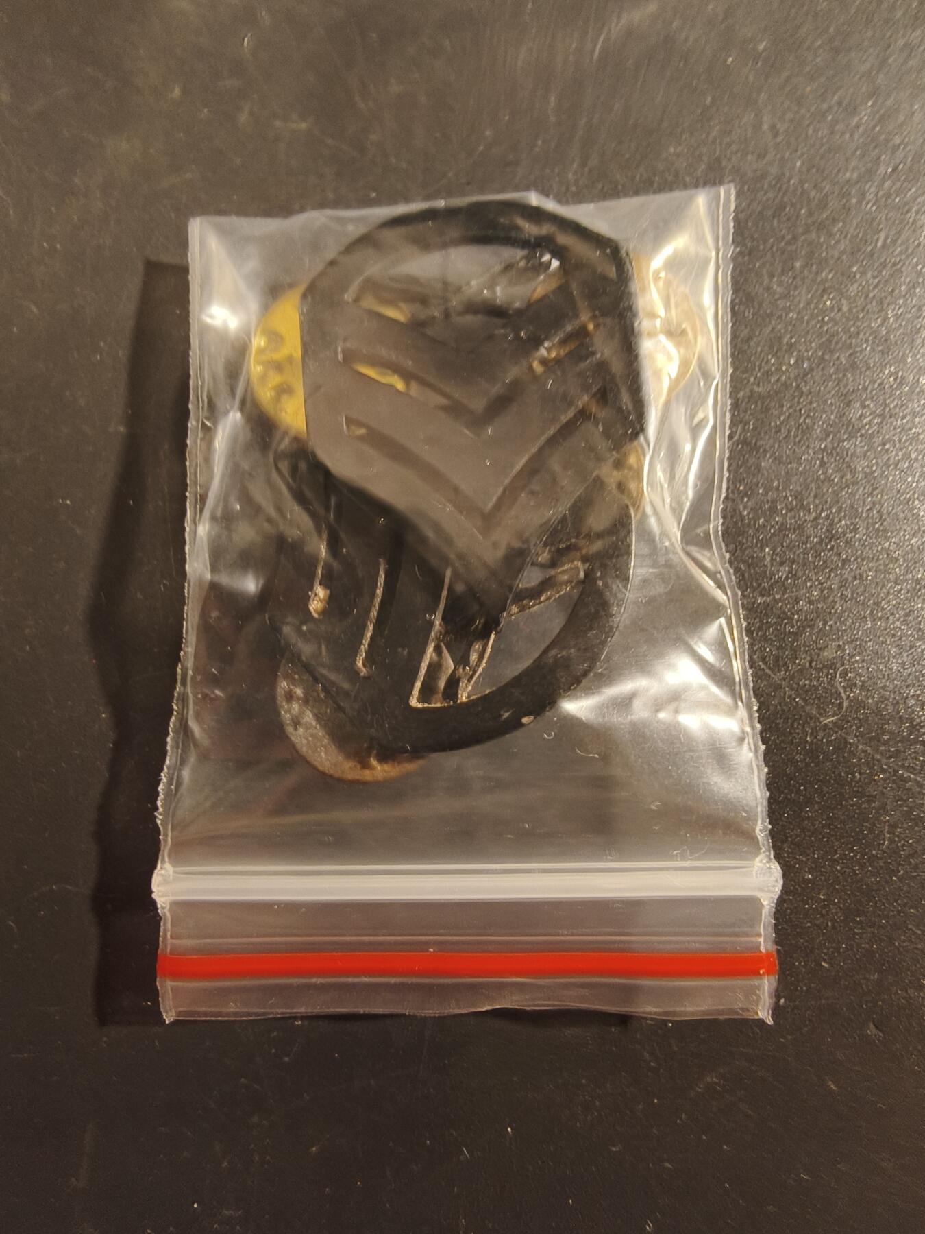 老王徽章第177期 美国陆军军士E-5级别金属军衔章一组    低可视度版