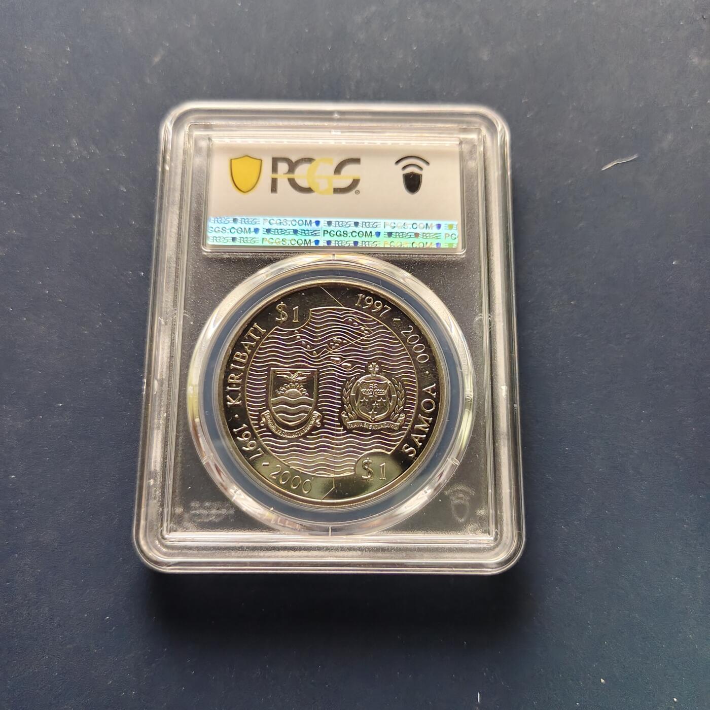 【全场包邮】纯粹捡漏拍495场-持续更新中 【收藏级·冠军分】基里巴斯/萨摩亚2000年1元+萨摩亚2000年1元千禧年精制纪念币2枚-日界线镶嵌版异形币-PCGS MS66