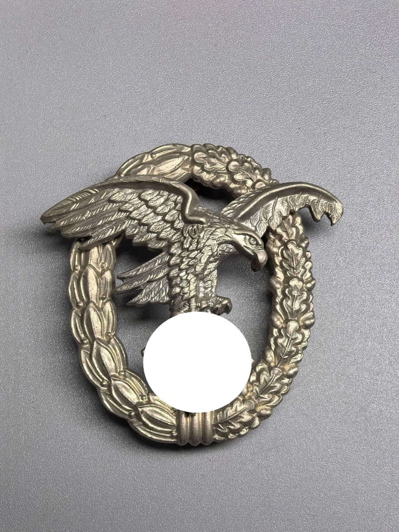 小驴勋章奖章收藏1月17日周六晚六点拍卖（珍爱和平，收藏战争，铭记历史，勿忘国耻，忠党爱国。有偿代拍，送拍规则在简介最后，参拍须阅读规则后再参拍，关系到运费包装发货时效真假辨别等关键信息，拍卖时不再发原图，看大图店主微信码在拍卖店铺介绍里） 观察员奖章，铜合金，工艺看着像是70年代左右德国做的一批博物馆复制品