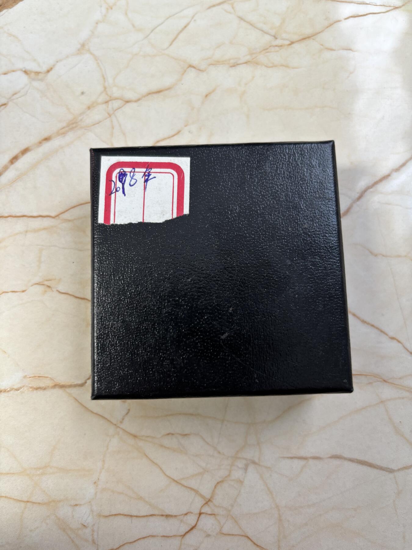 第188期拍卖 俄罗斯2018世界杯大力神杯和普京1盎司镀金银币，925银镀金，发行200枚，有起泡