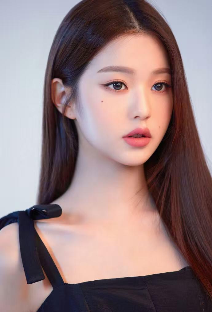 零元拍：张元英亲签美美签字卡，兄弟们不用不好意思直接冲就完了！！！！尺寸 205×220MM