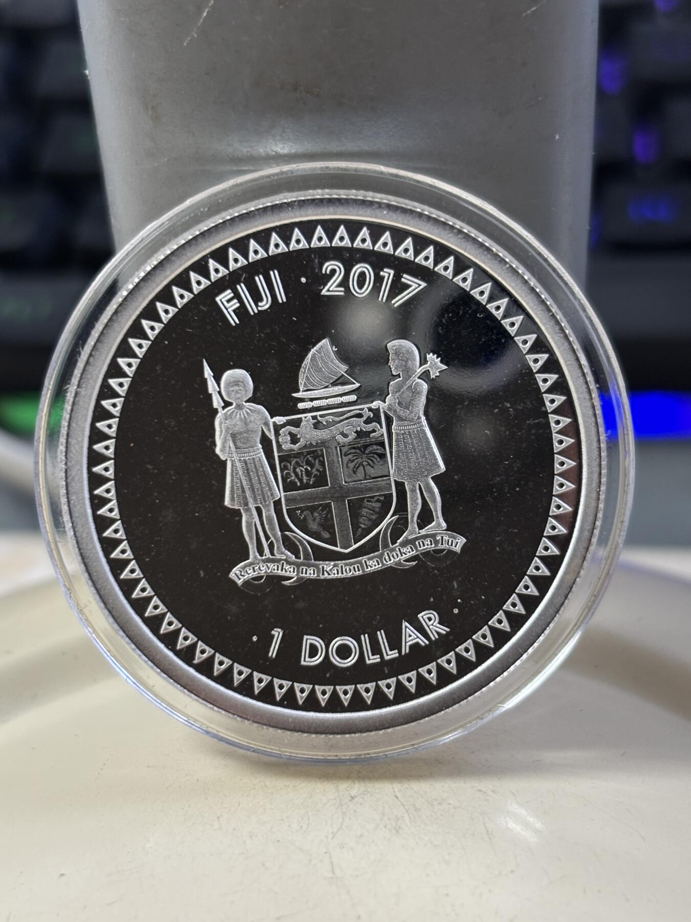 第188期拍卖 少见 斐济2017年葛饰北斋名画《神奈川冲浪里》精制彩色银币 1盎司999银 发行2500枚，