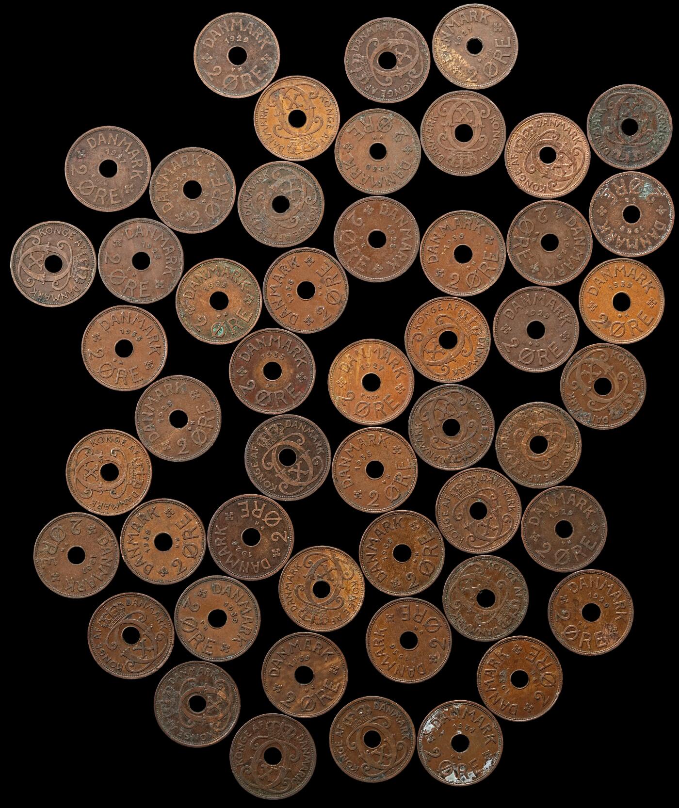 修遠堂世界钱币第101期 丹麦中孔2欧尔铜币50枚，1927-1940年