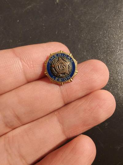 老王徽章第177期 - 美国二战老兵协会证章   铜质珐琅