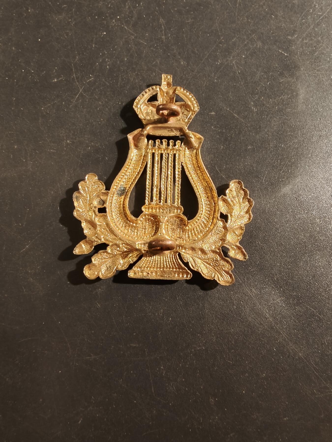 老王徽章第177期 英国皇家军乐团帽徽    一战时期