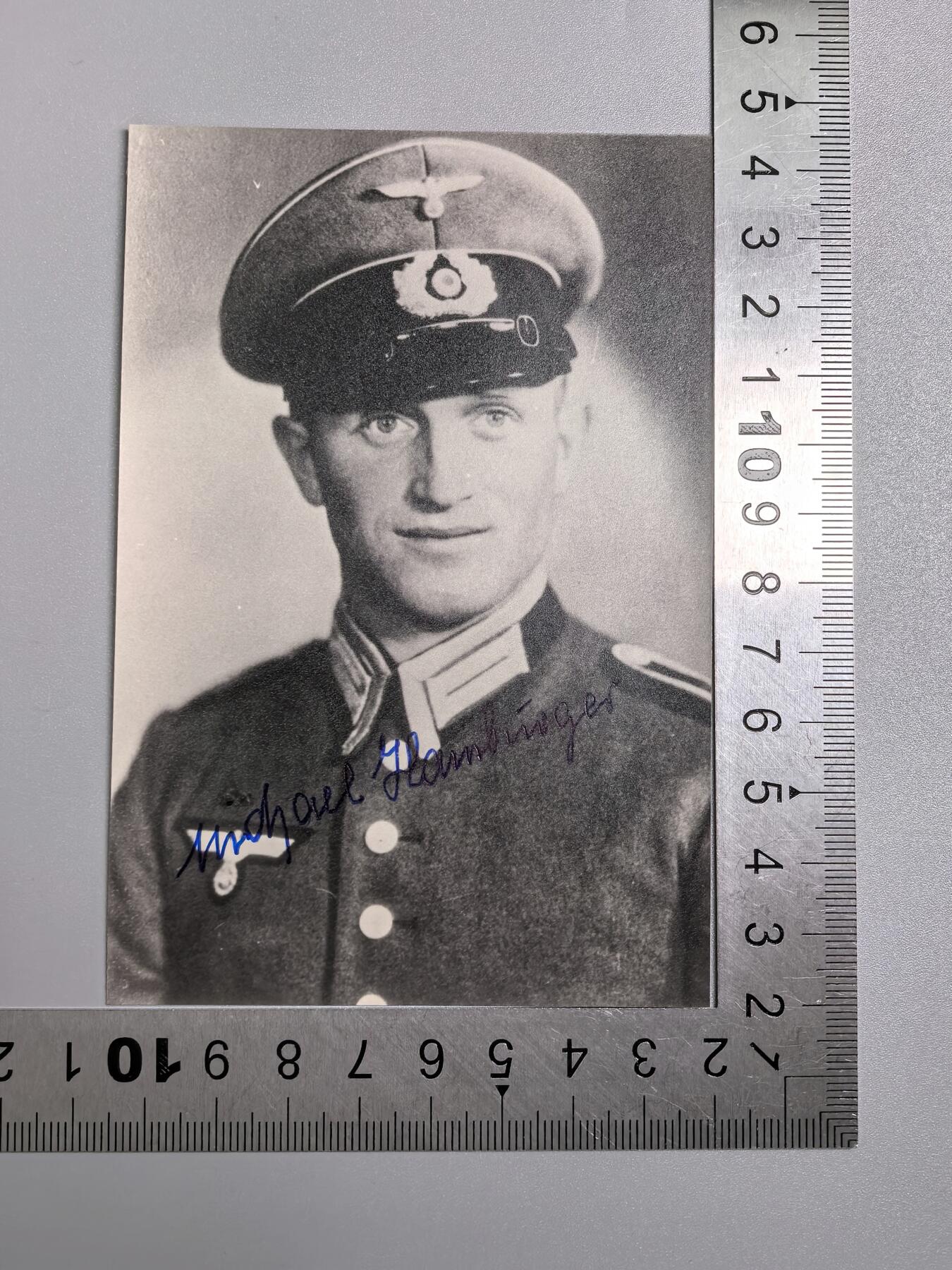 小驴勋章奖章收藏1月17日周六晚六点拍卖（珍爱和平，收藏战争，铭记历史，勿忘国耻，忠党爱国。有偿代拍，送拍规则在简介最后，参拍须阅读规则后再参拍，关系到运费包装发货时效真假辨别等关键信息，拍卖时不再发原图，看大图店主微信码在拍卖店铺介绍里） 363人民掷弹师Michael Hamburger战后亲签