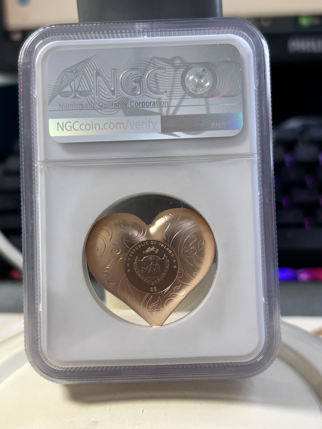 第188期拍卖 帕劳2021年情人节心形玫瑰金纪念银币NGC-MS70首无盒无证书，999银镀金，发行999枚